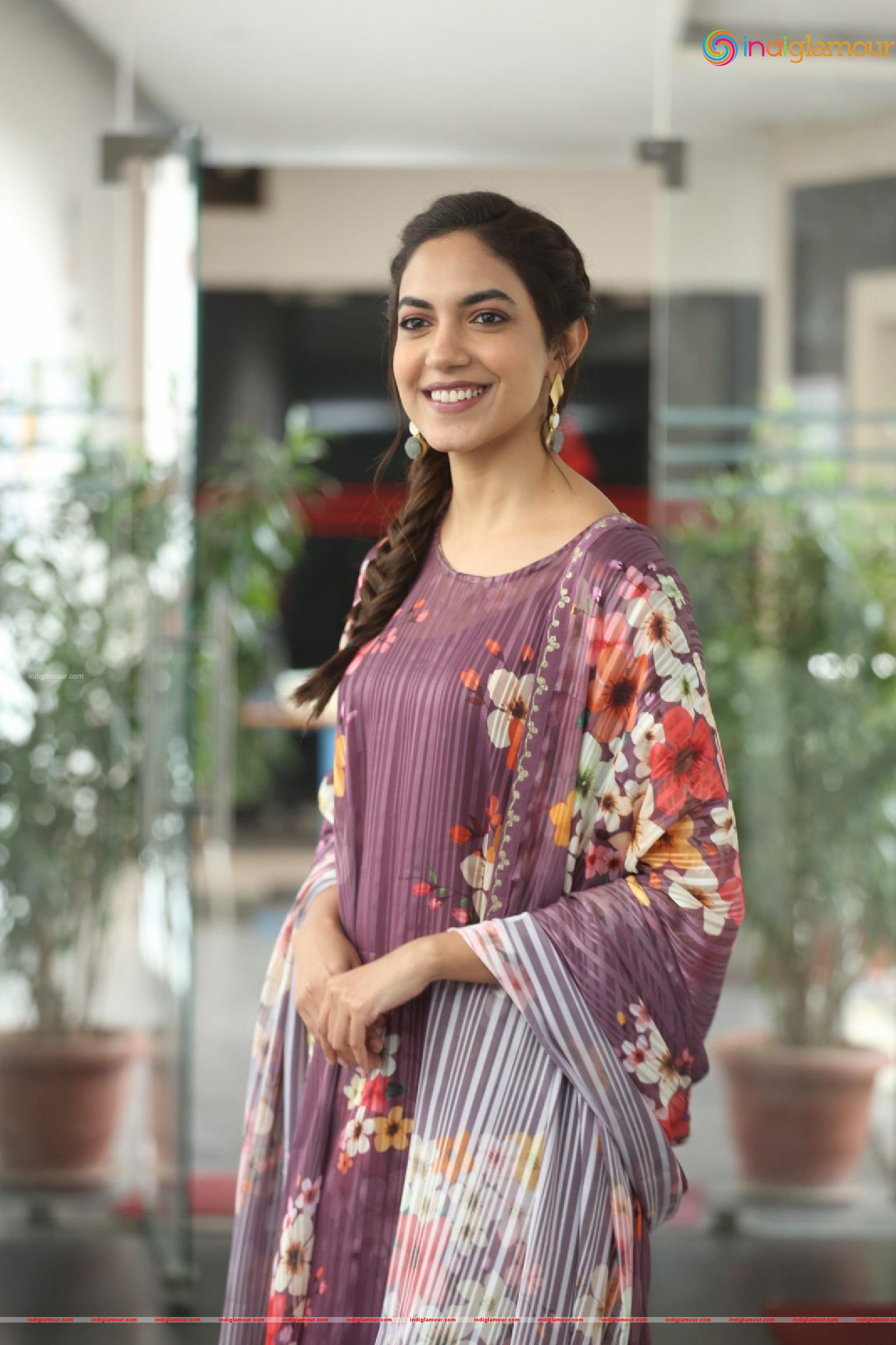 Ritu Varma Actress hd photo