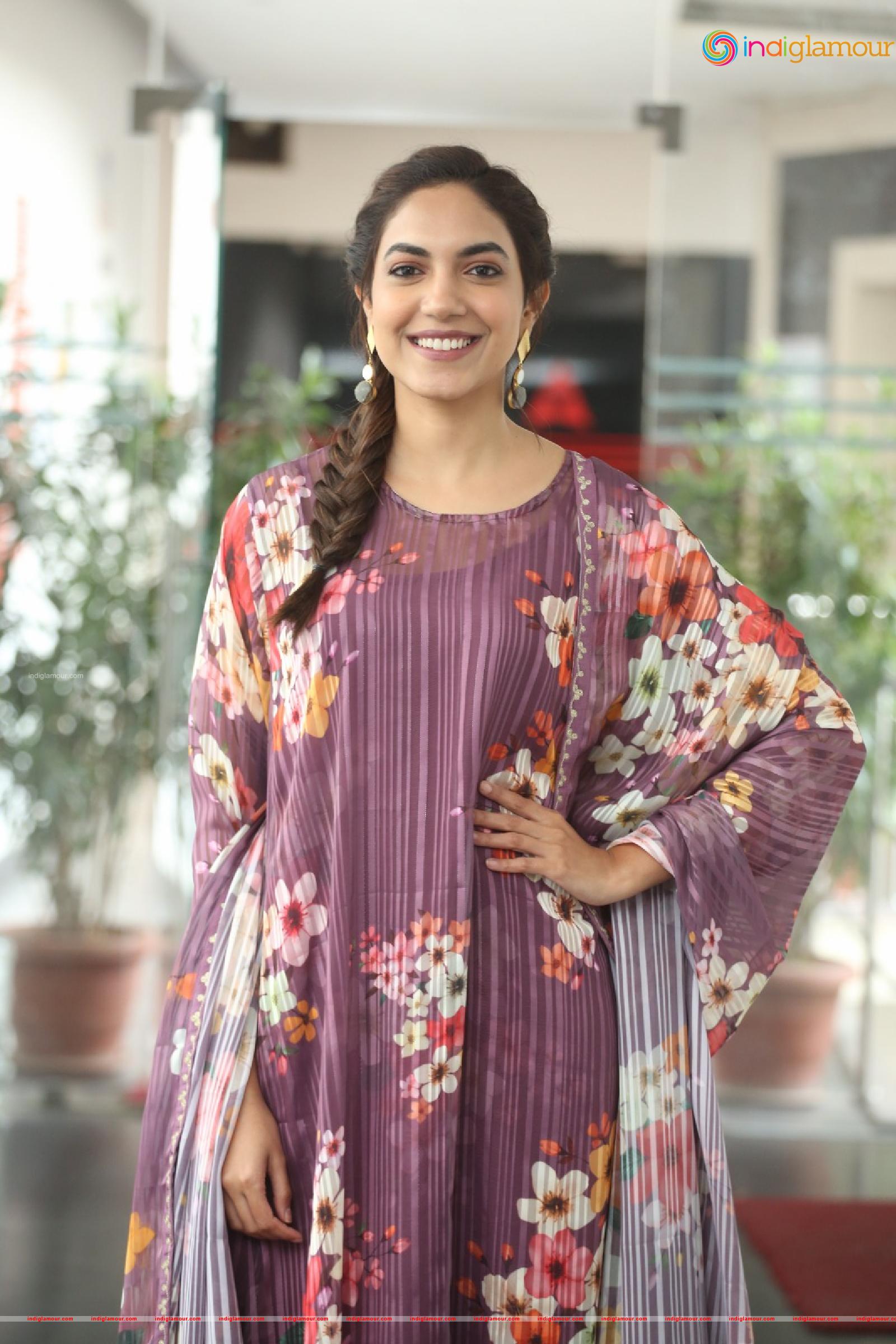 Ritu Varma Actress hd photo