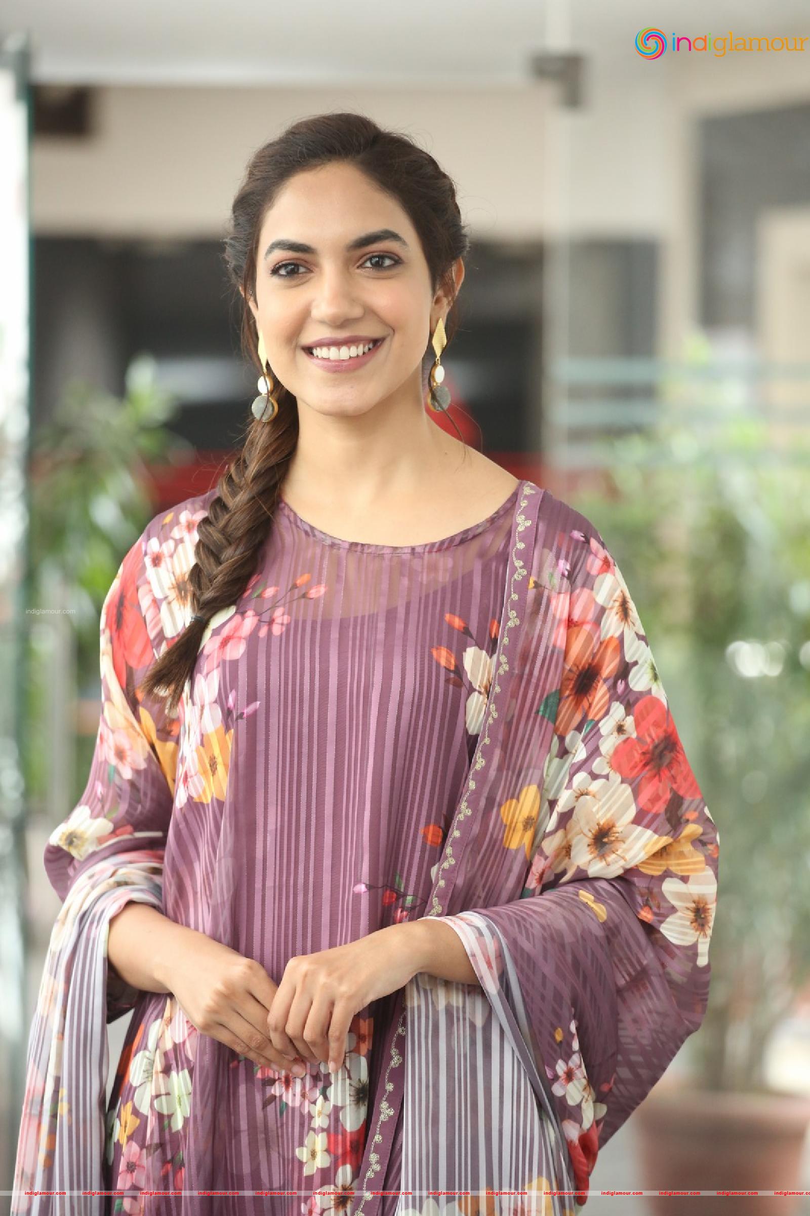 Ritu Varma Actress hd photo