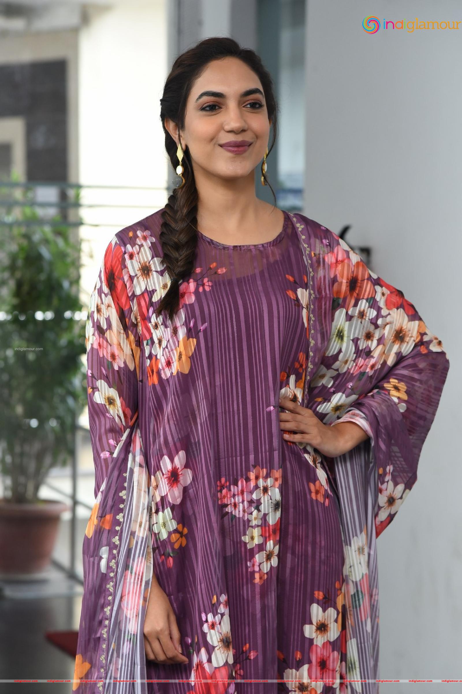 Ritu Varma Actress hd photo