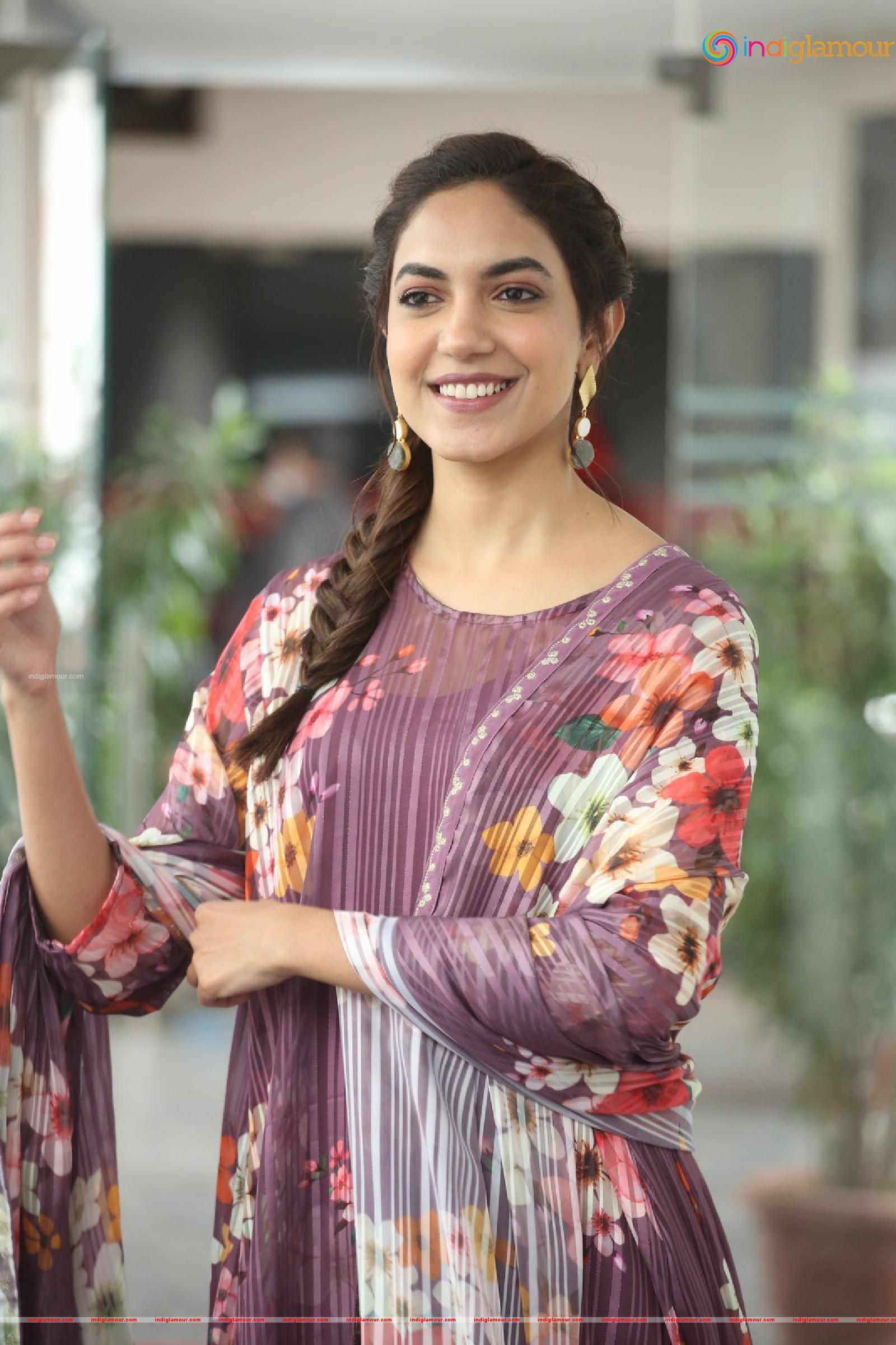 Ritu Varma Actress hd photo