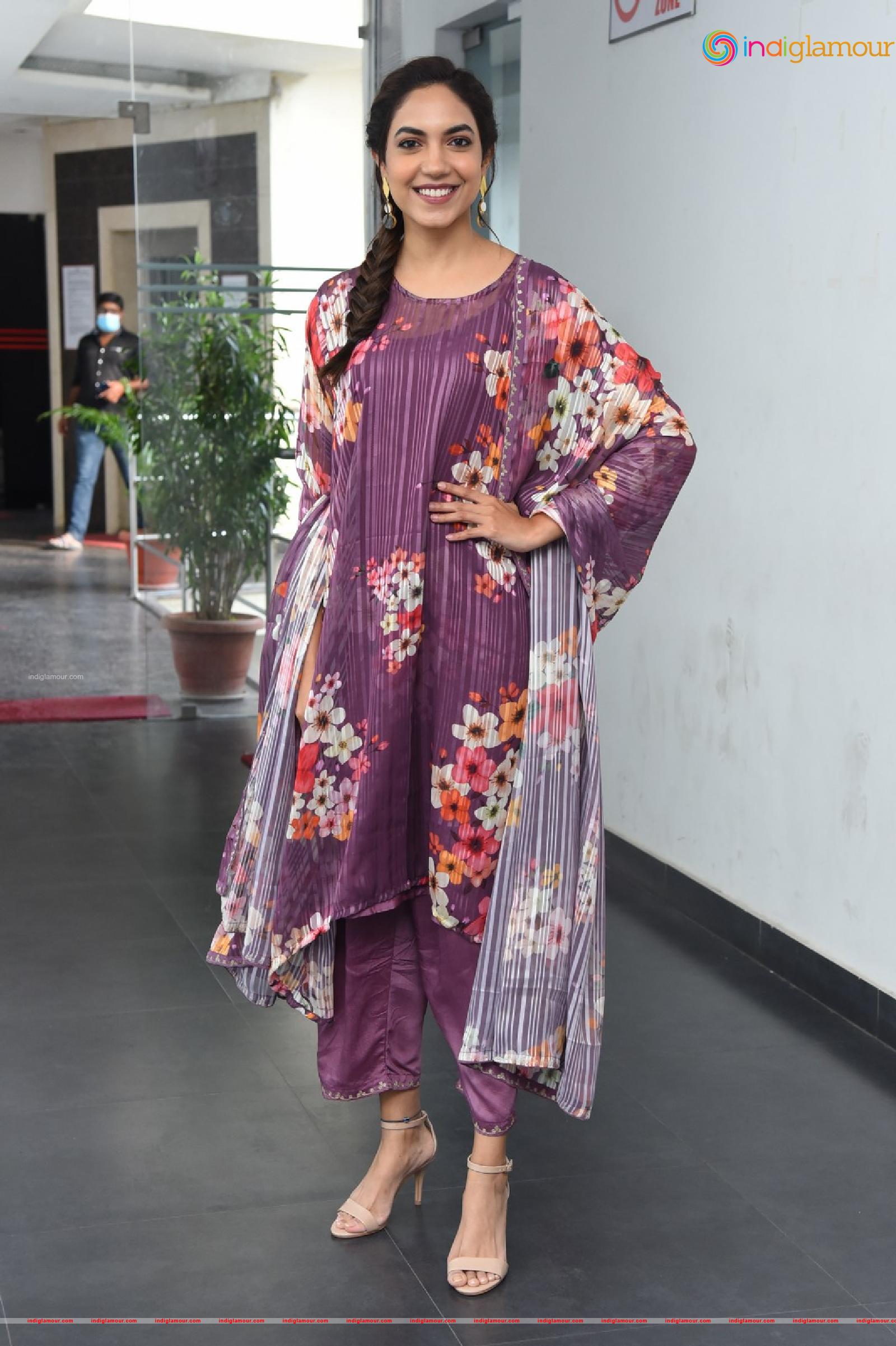 Ritu Varma Actress hd photo