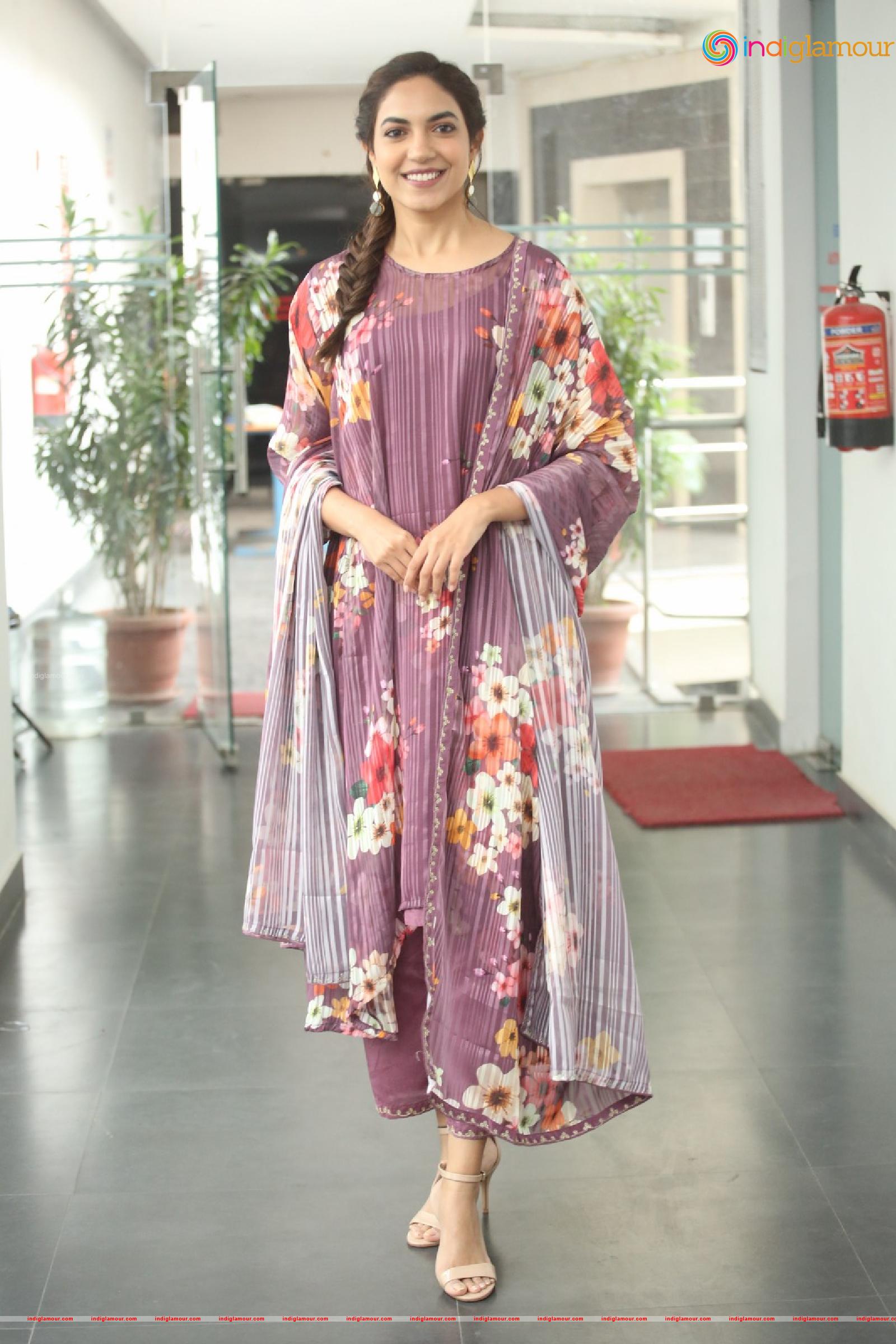 Ritu Varma Actress hd photo