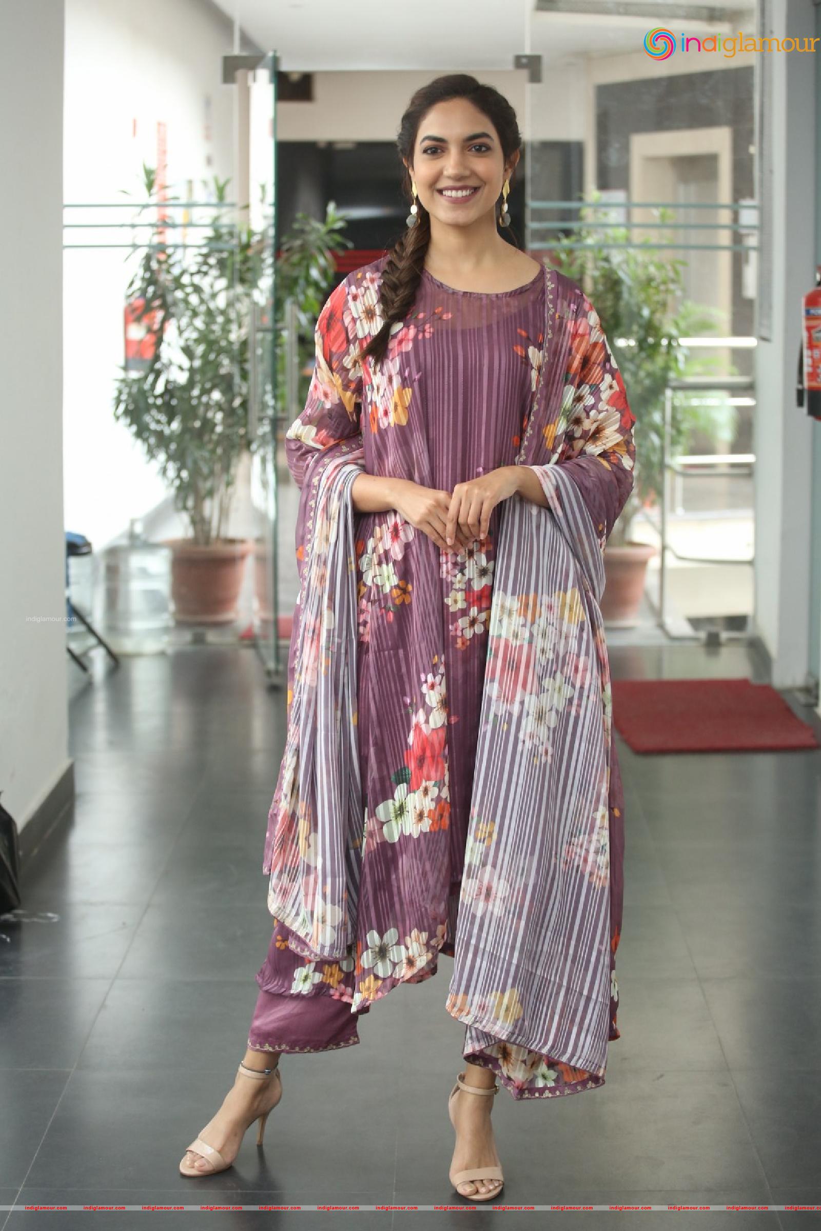 Ritu Varma Actress hd photo