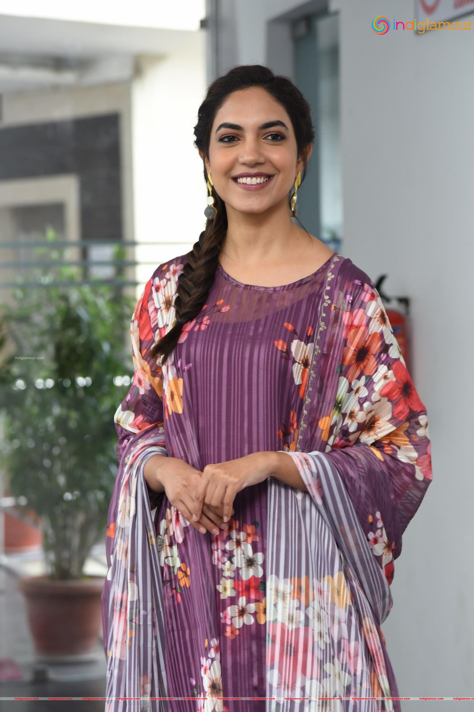 Ritu Varma Actress hd photo