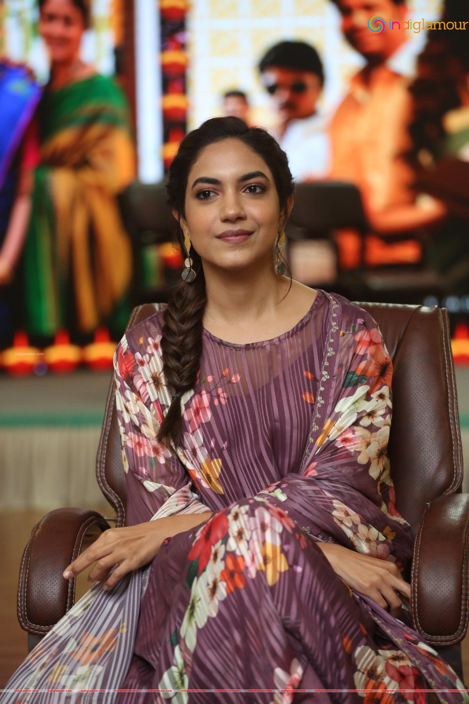 Ritu Varma Actress hd photo