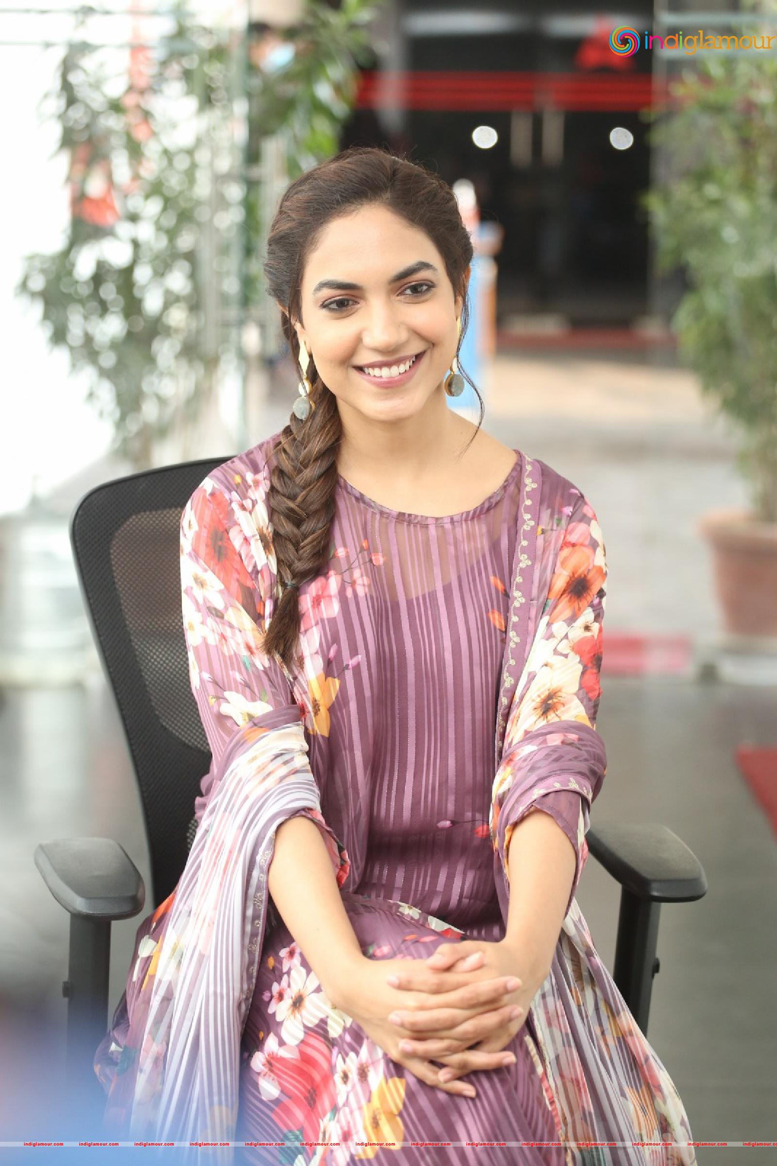 Ritu Varma Actress hd photo