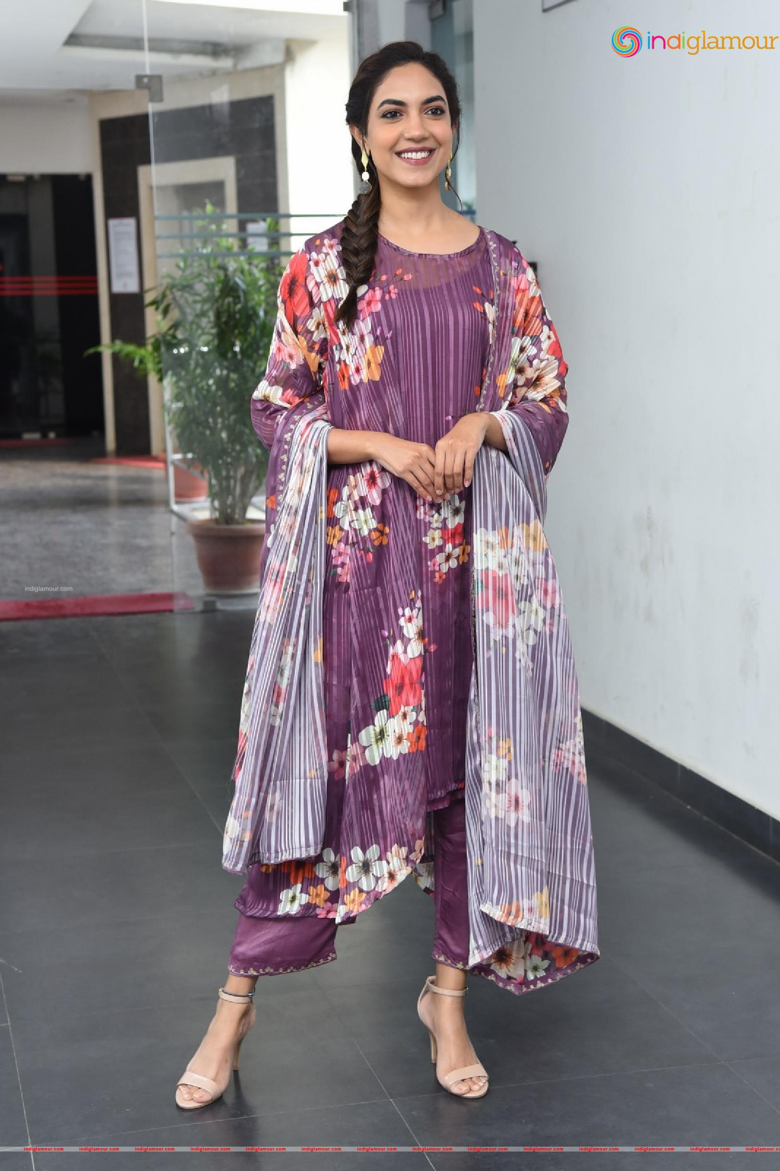 Ritu Varma Actress hd photo