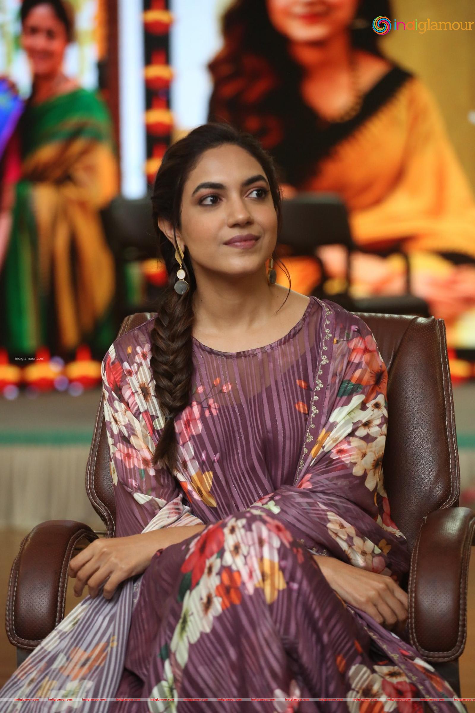 Ritu Varma Actress hd photo