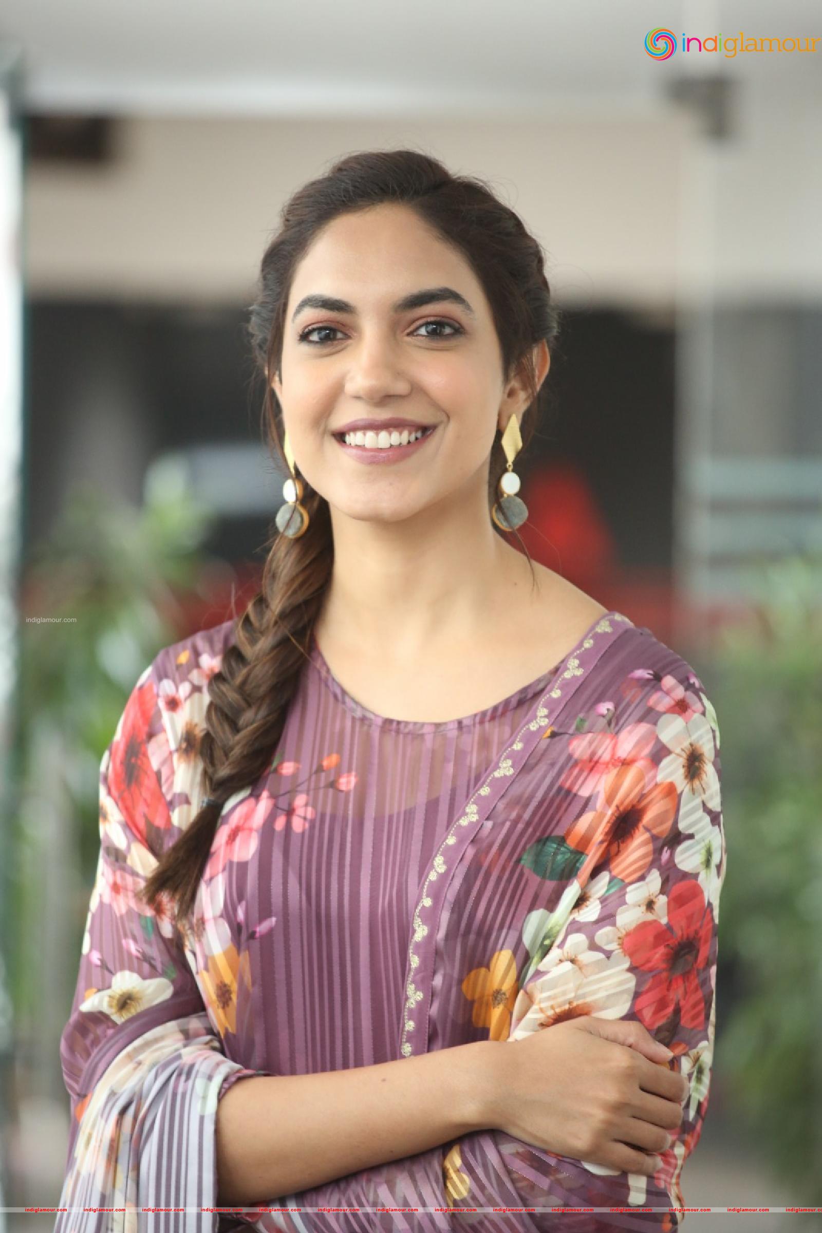 Ritu Varma Actress hd photo