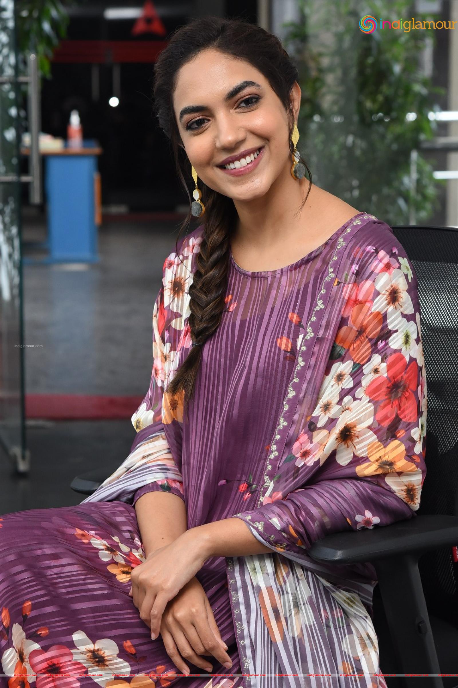 Ritu Varma Actress hd photo