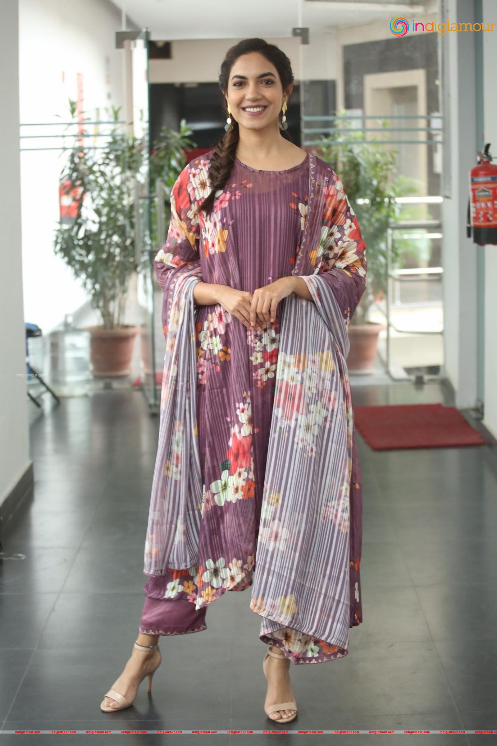 Ritu Varma Actress hd photo
