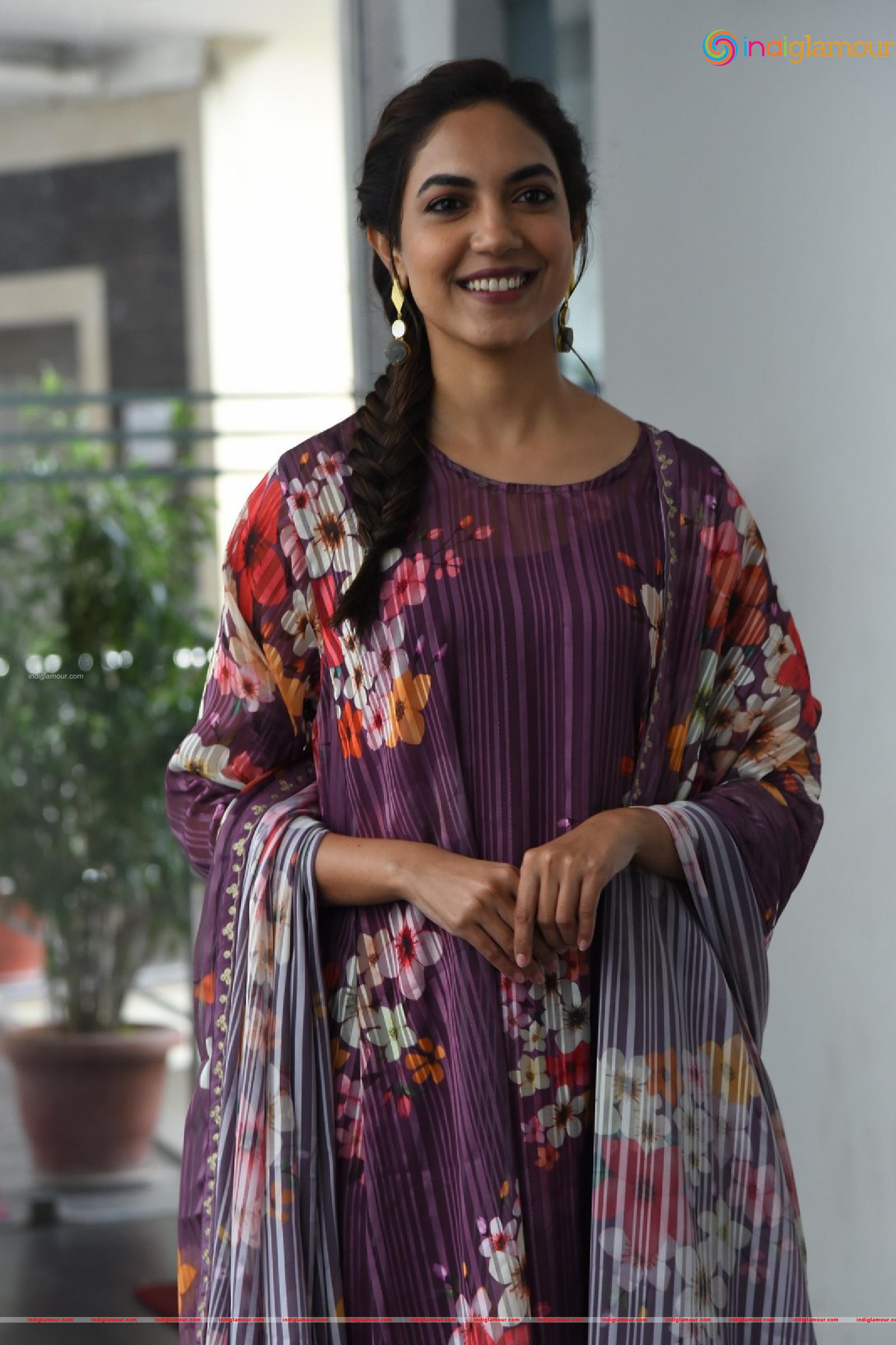 Ritu Varma Actress hd photo