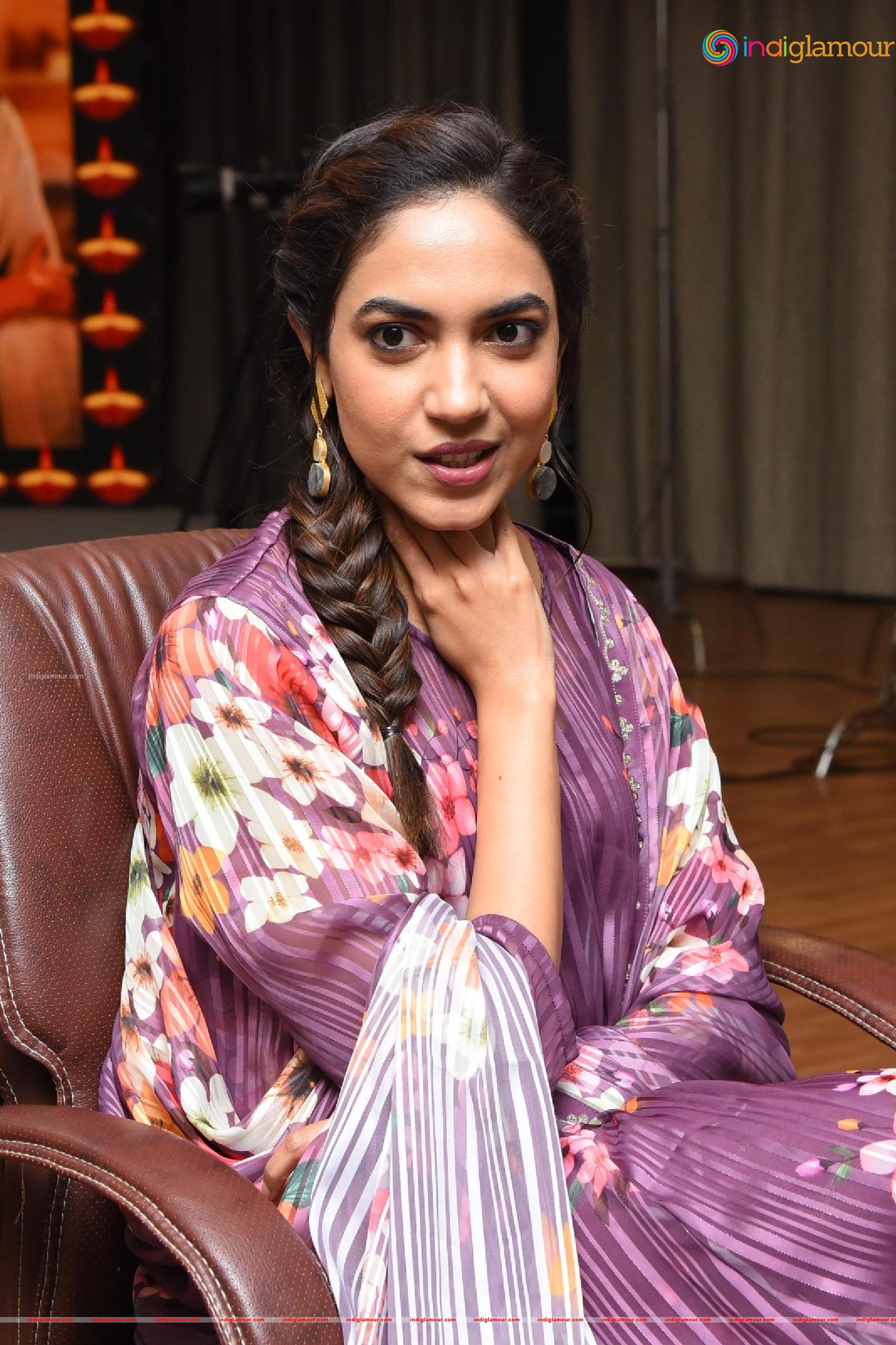 Ritu Varma Actress hd photo