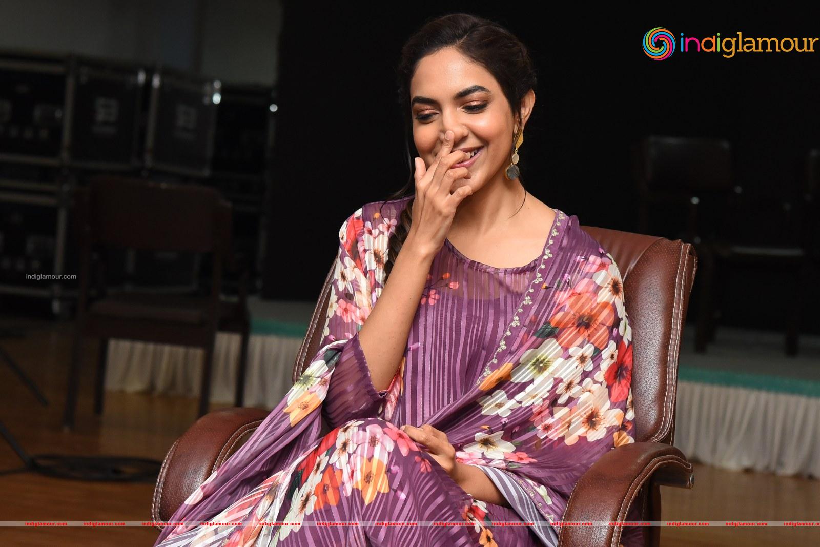 Ritu Varma Actress hd photo