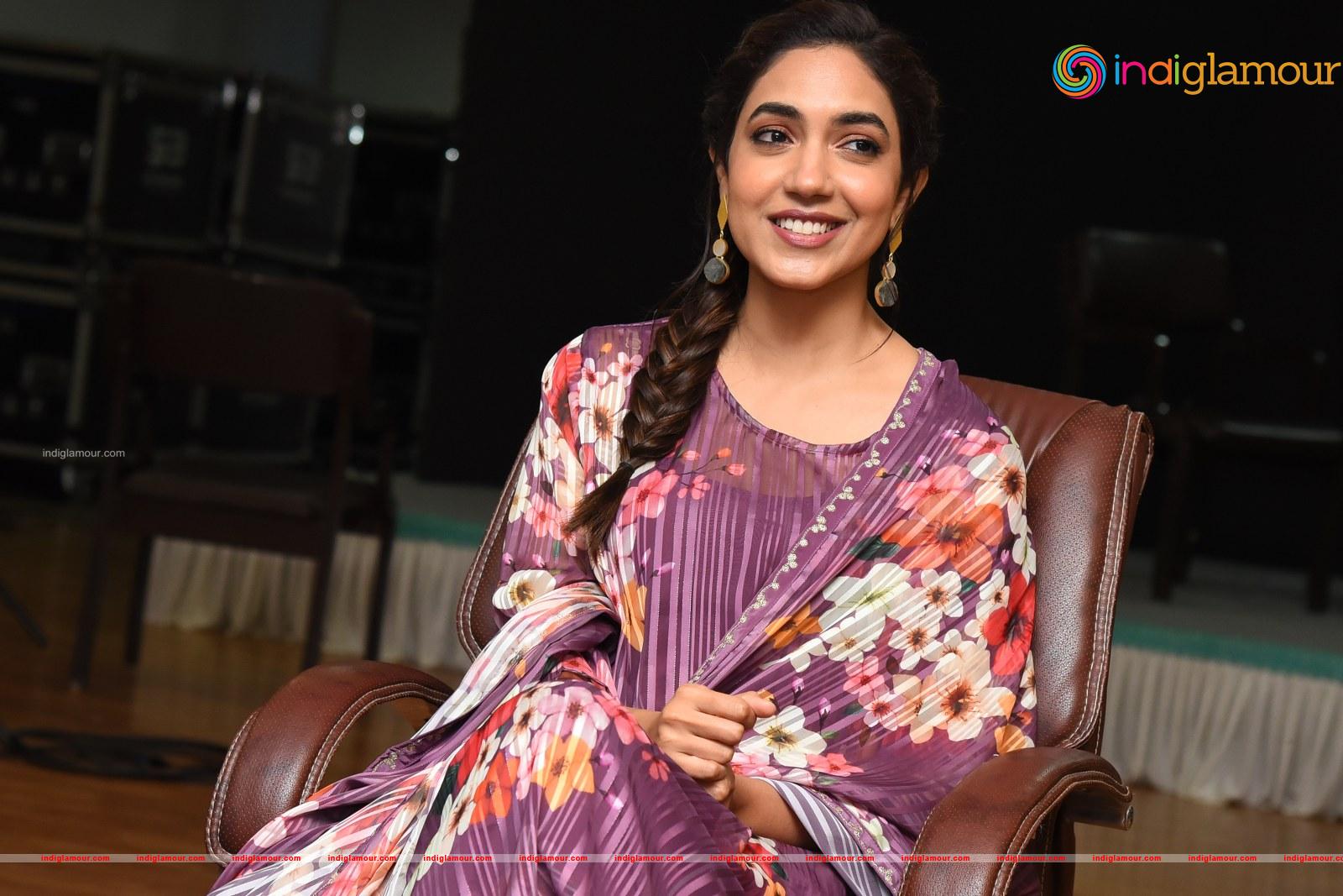 Ritu Varma Actress hd photo