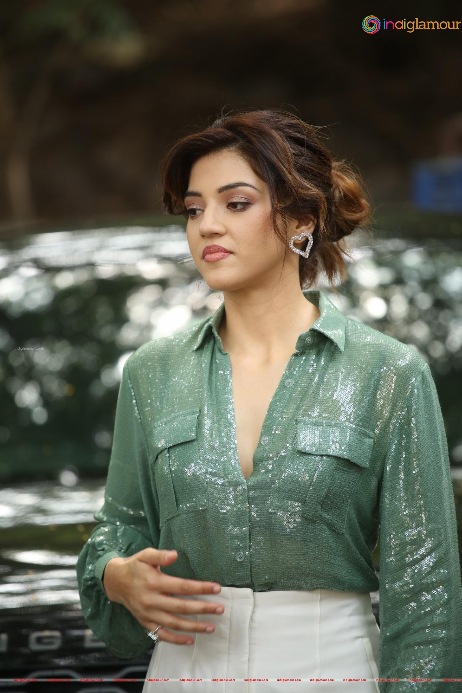 Mehreen Pirzada Actress hd photo