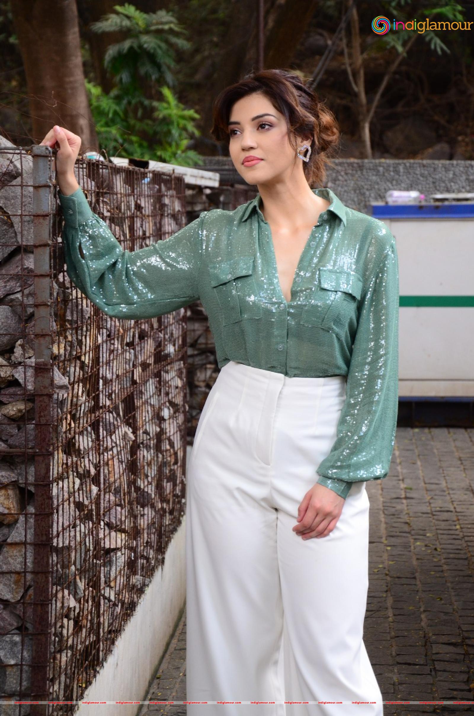 Mehreen Pirzada Actress hd photo