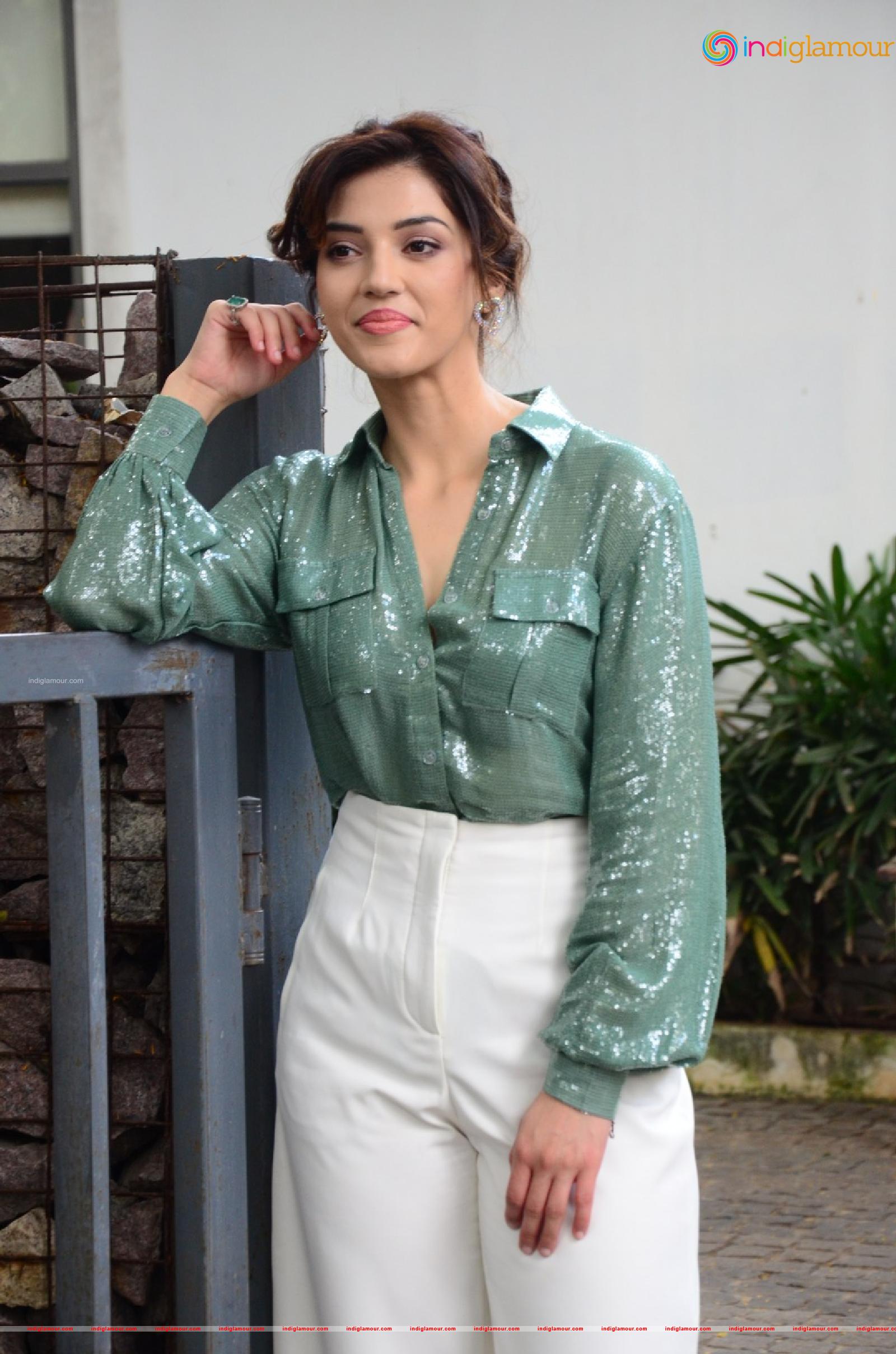 Mehreen Pirzada Actress hd photo