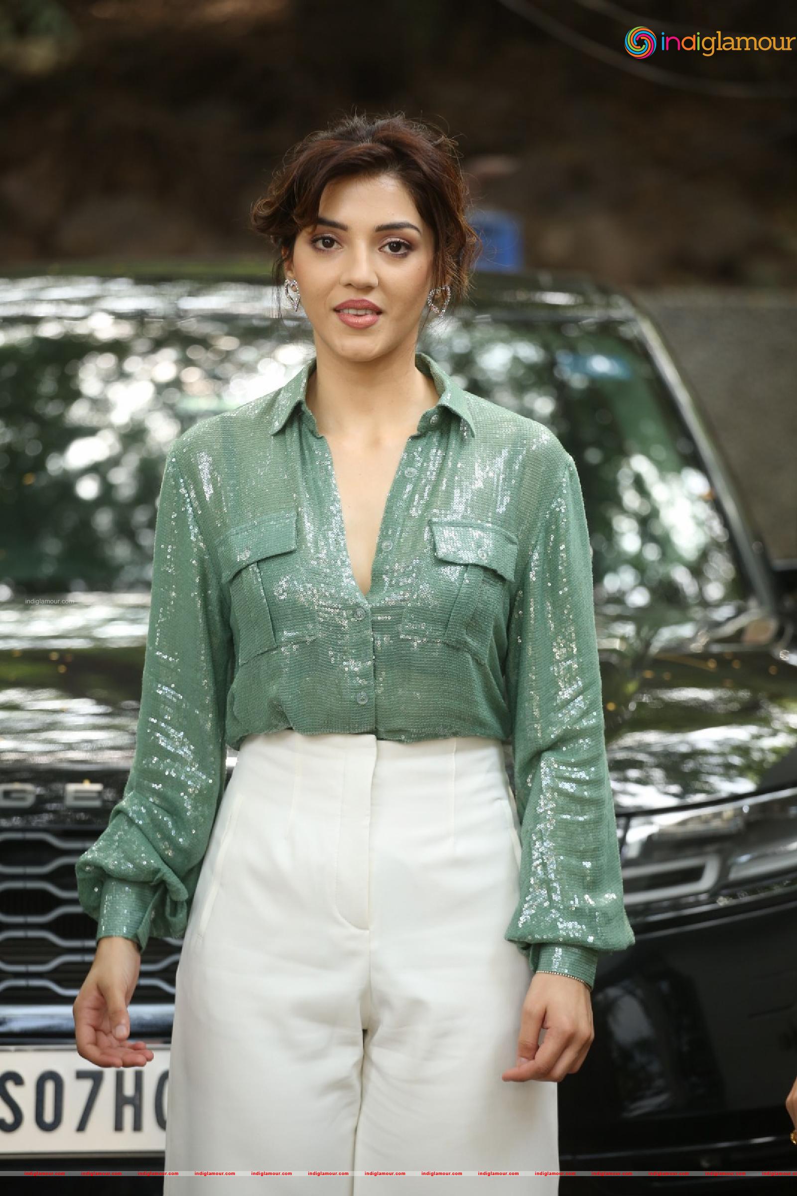 Mehreen Pirzada Actress hd photo