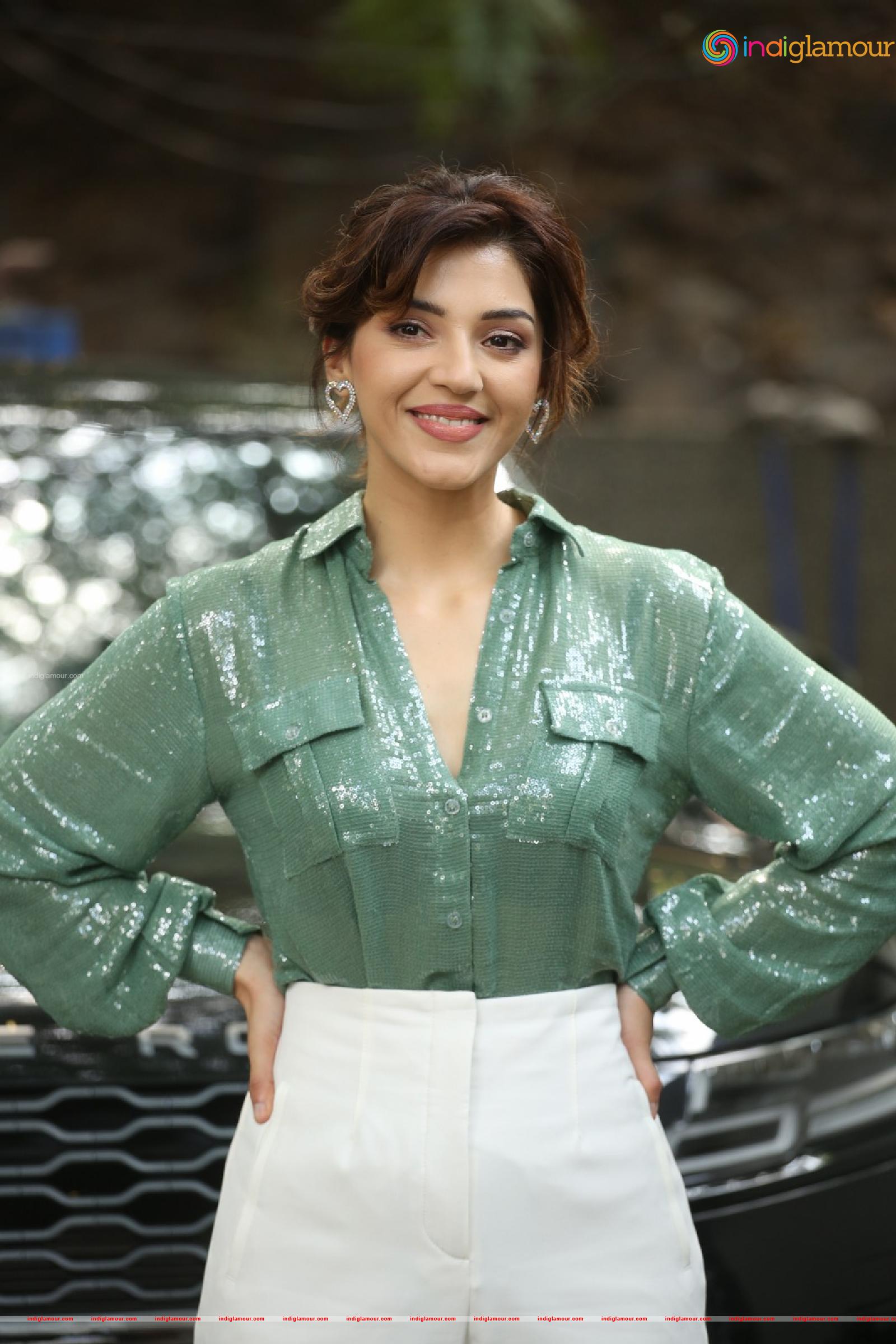 Mehreen Pirzada Actress hd photo