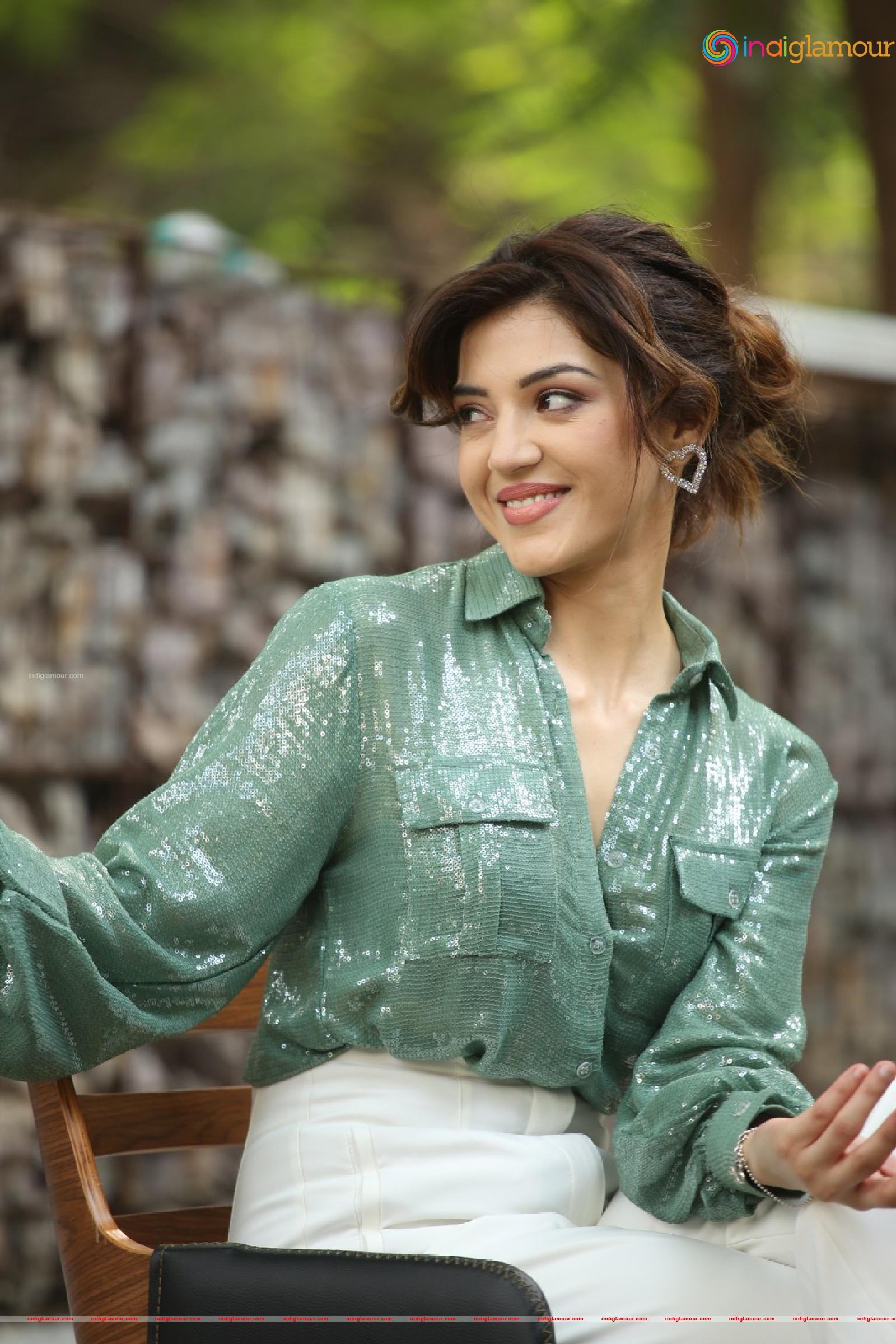 Mehreen Pirzada Actress hd photo