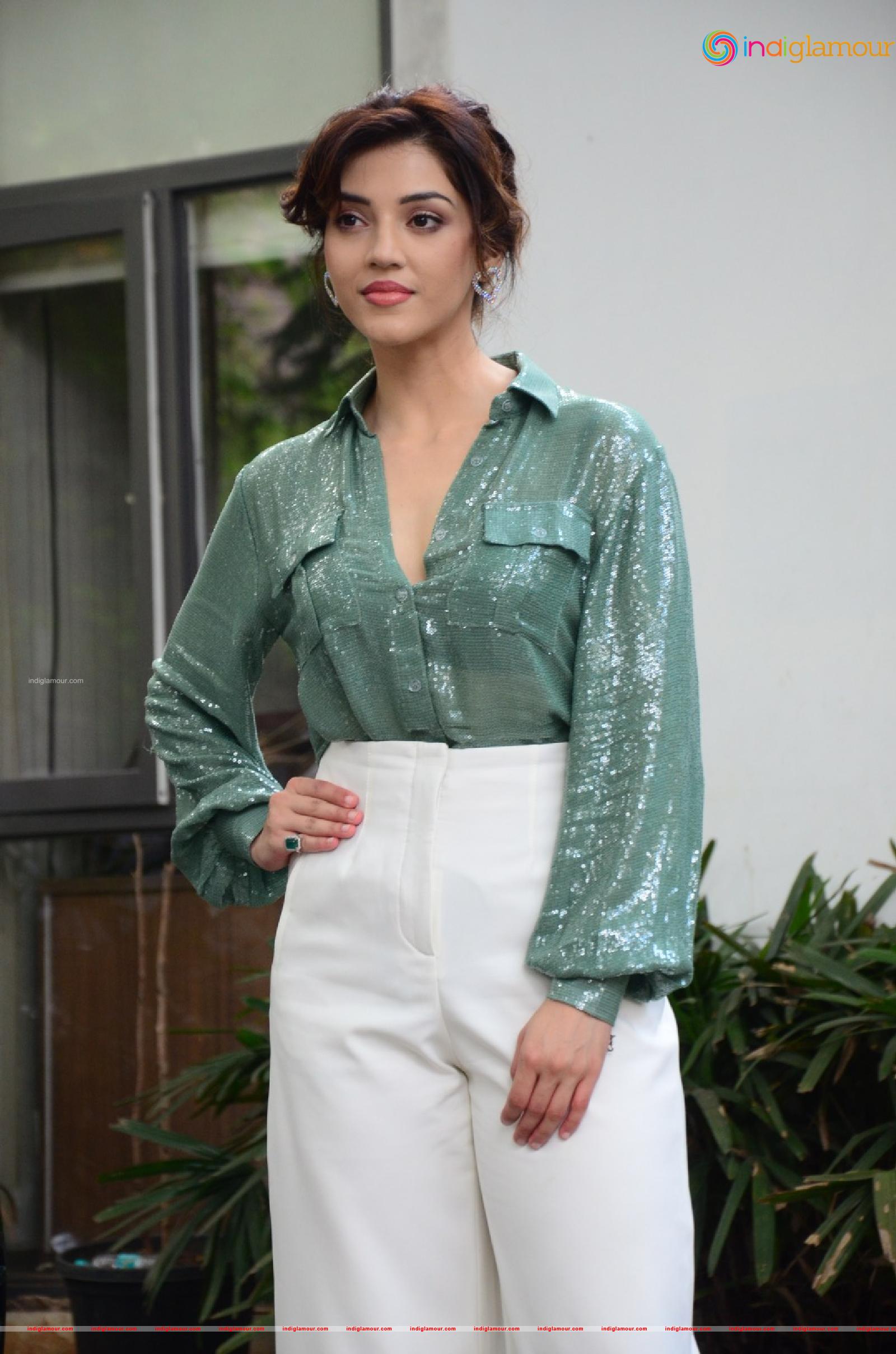 Mehreen Pirzada Actress hd photo