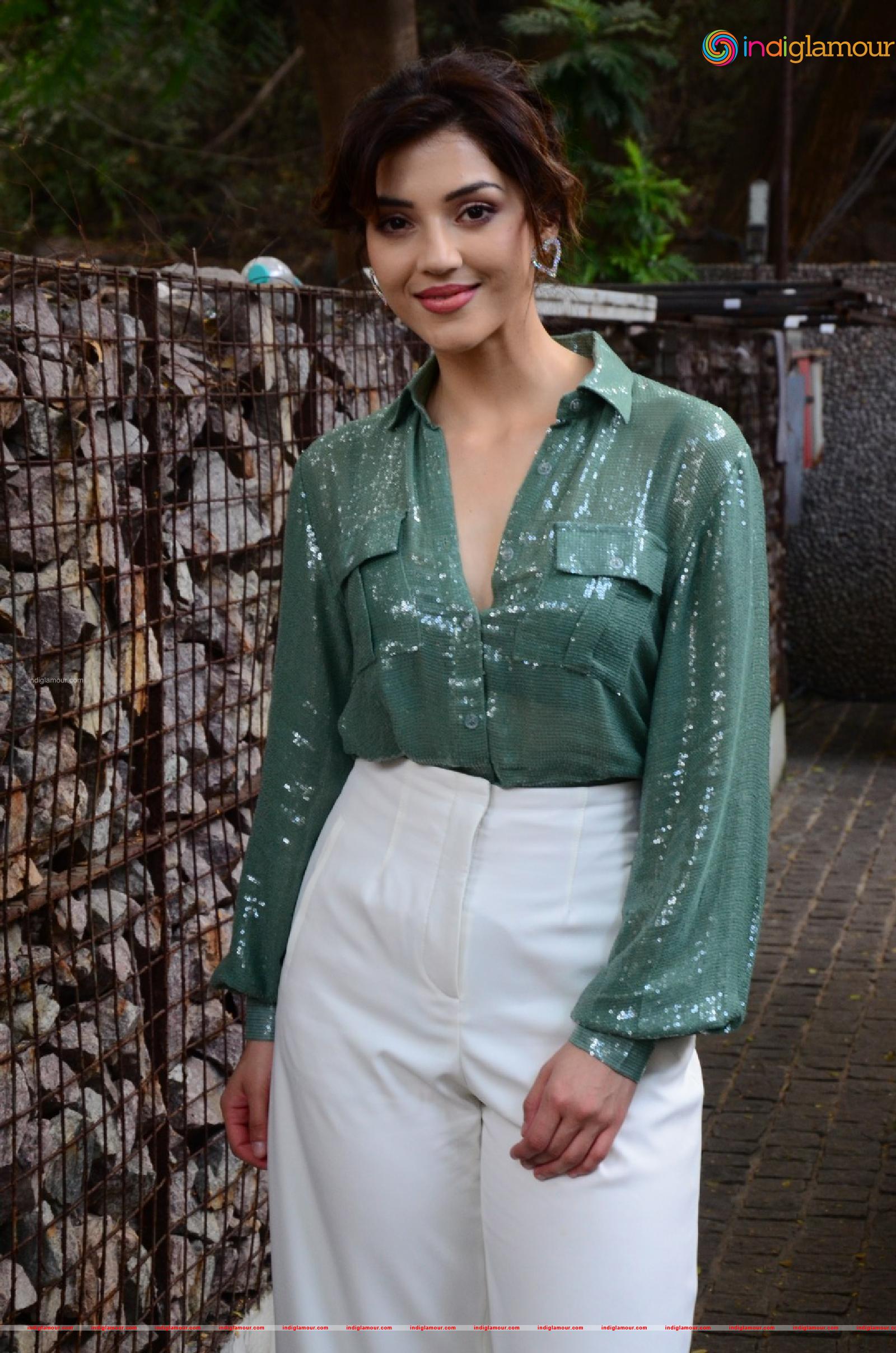Mehreen Pirzada Actress hd photo