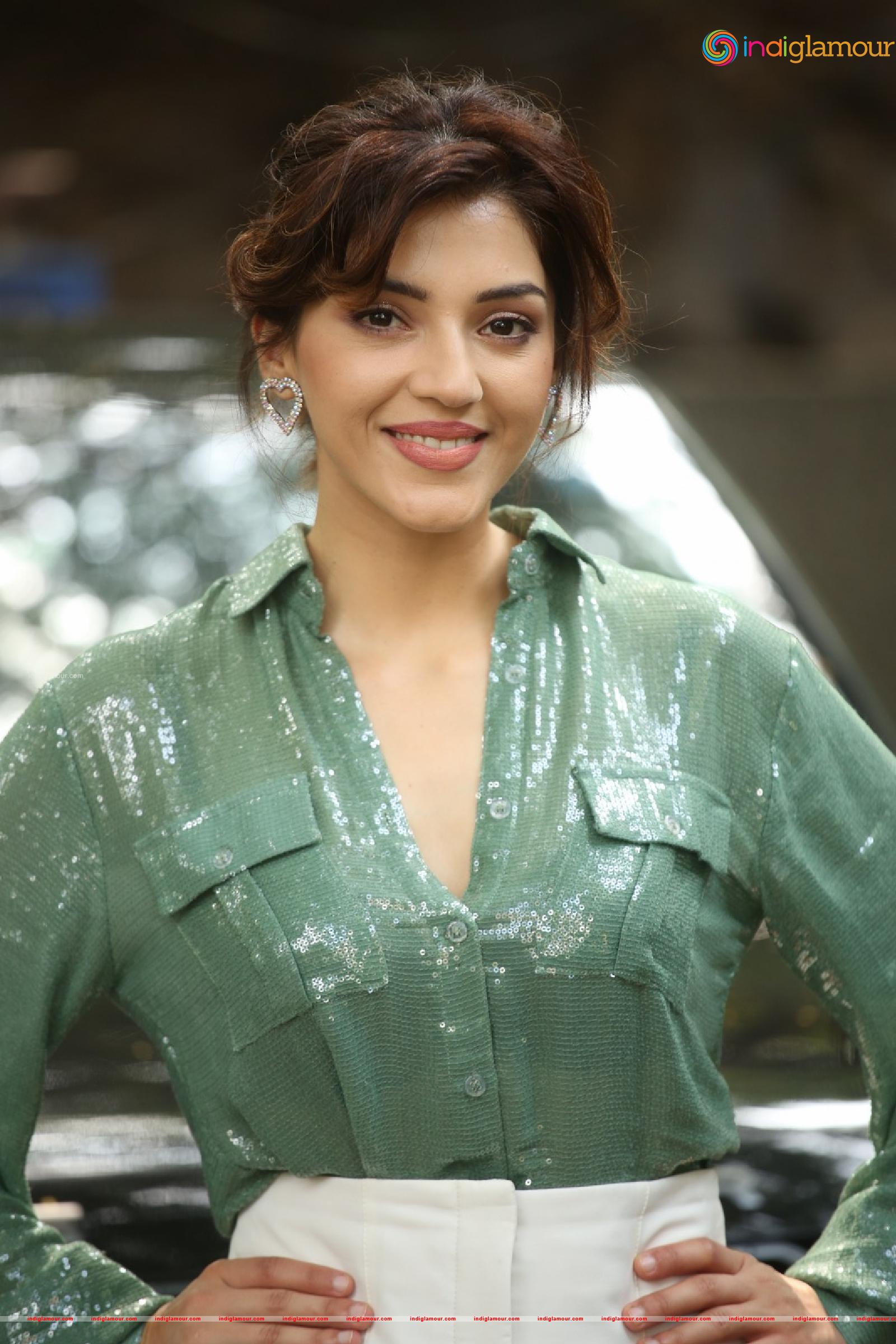 Mehreen Pirzada Actress hd photo