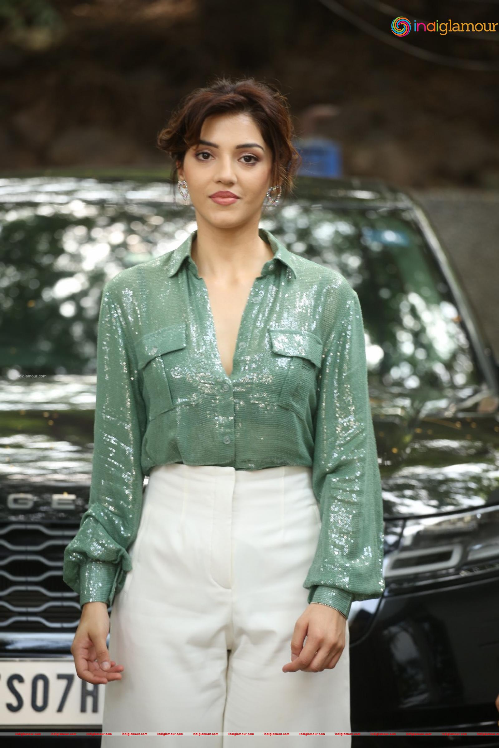 Mehreen Pirzada Actress hd photo