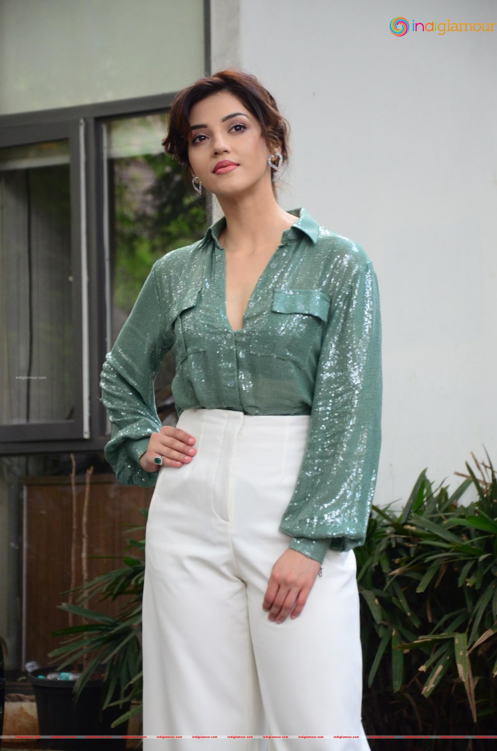 Mehreen Pirzada Actress hd photo