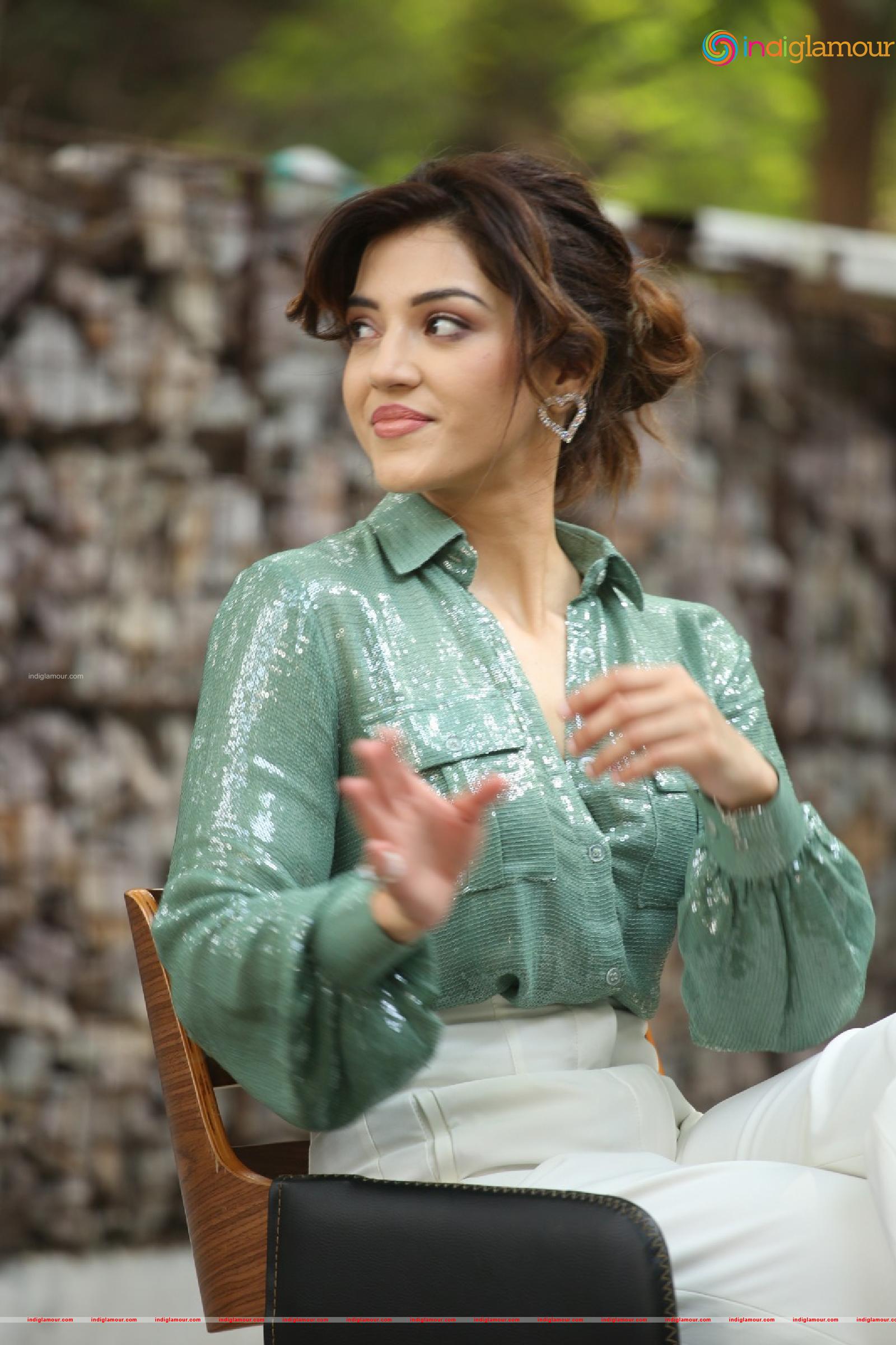 Mehreen Pirzada Actress hd photo