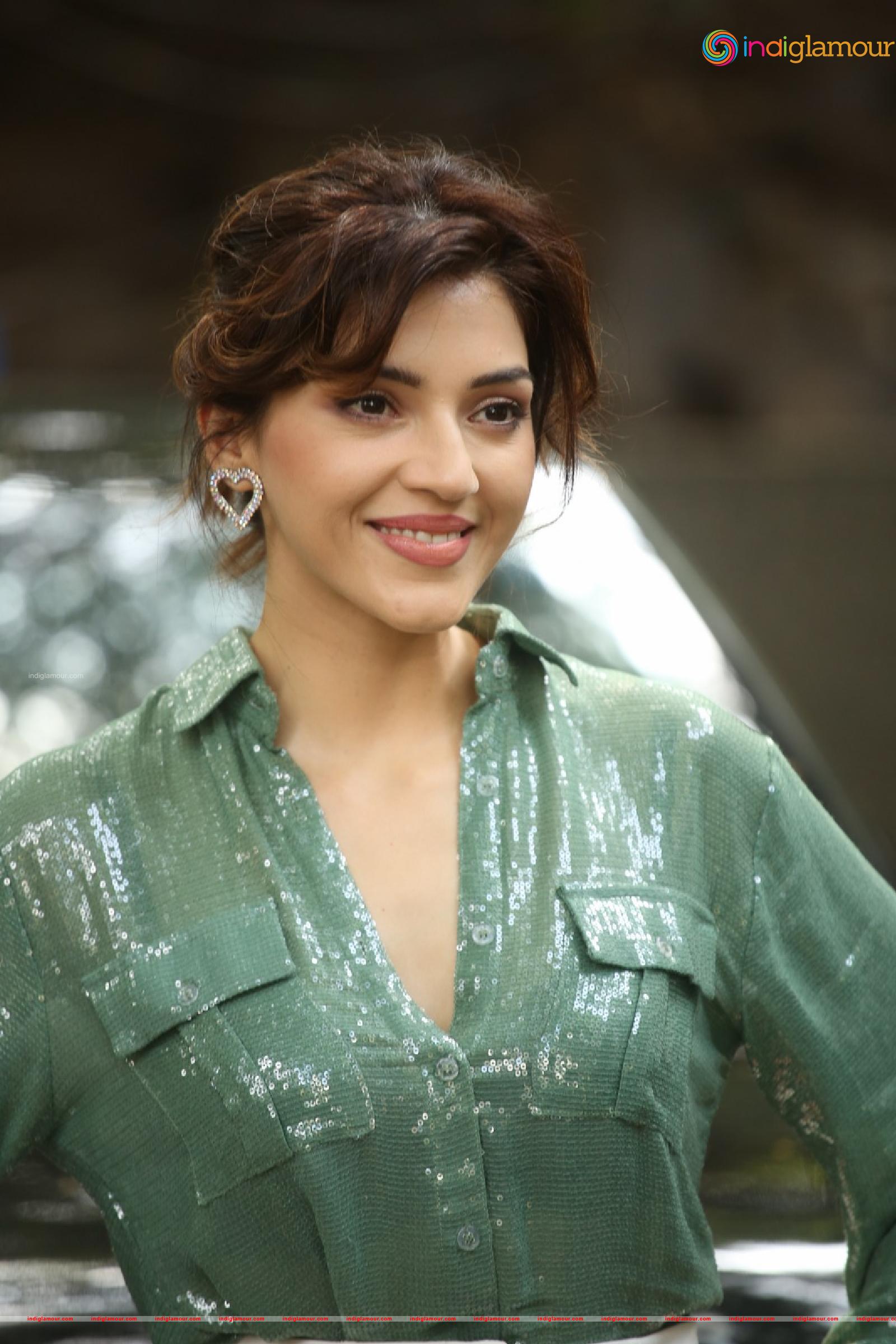 Mehreen Pirzada Actress hd photo