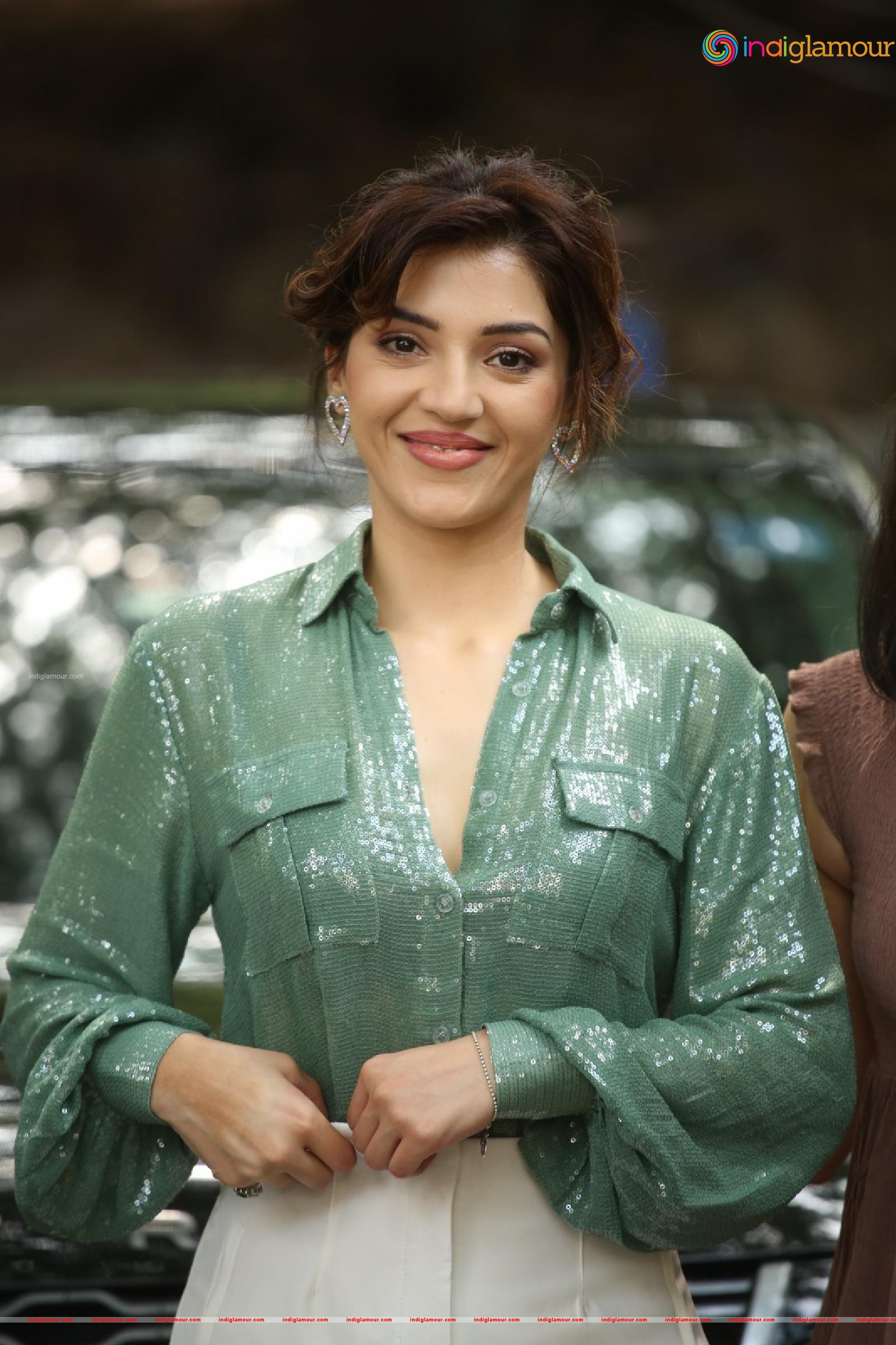 Mehreen Pirzada Actress hd photo