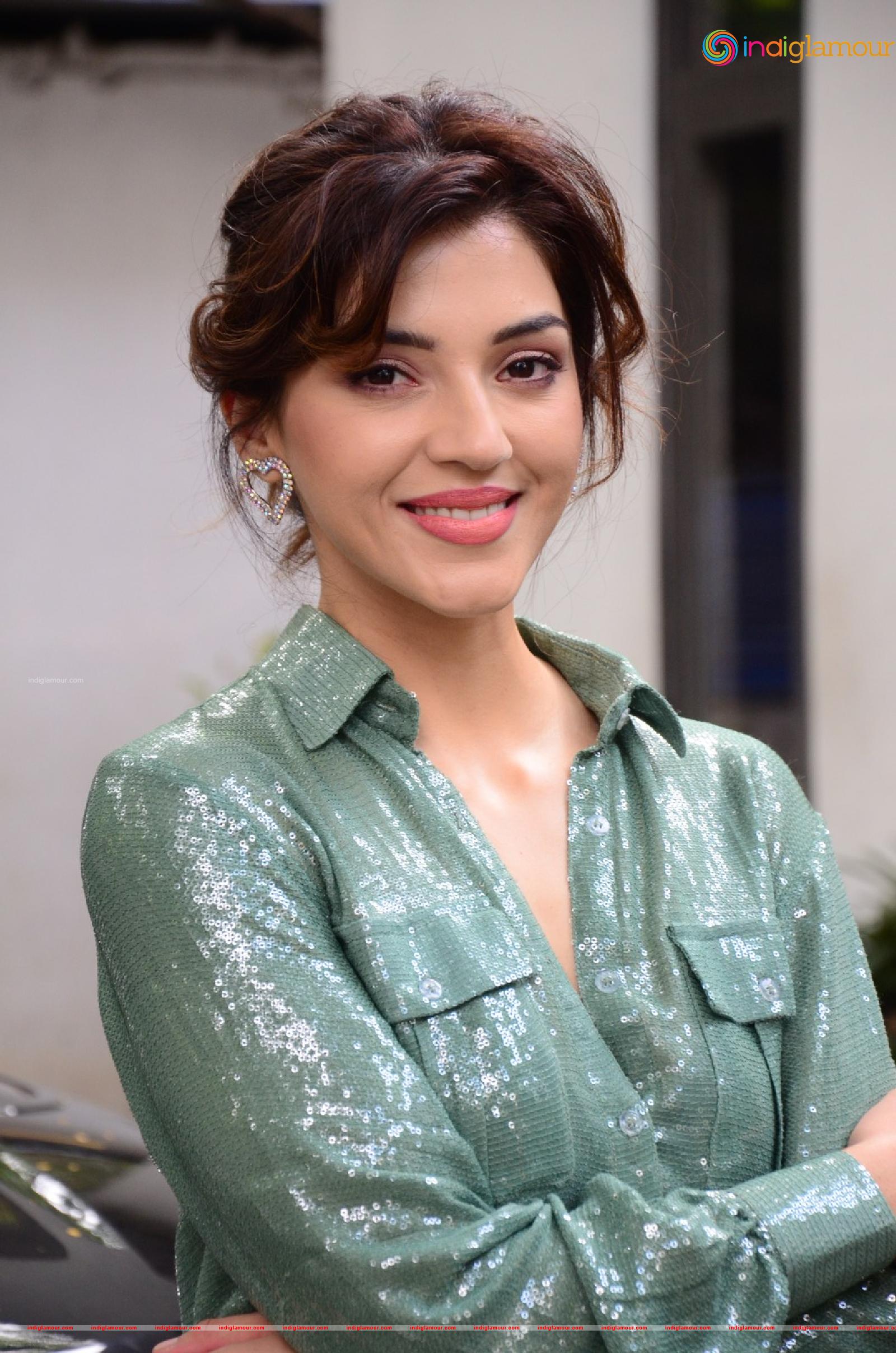Mehreen Pirzada Actress hd photo