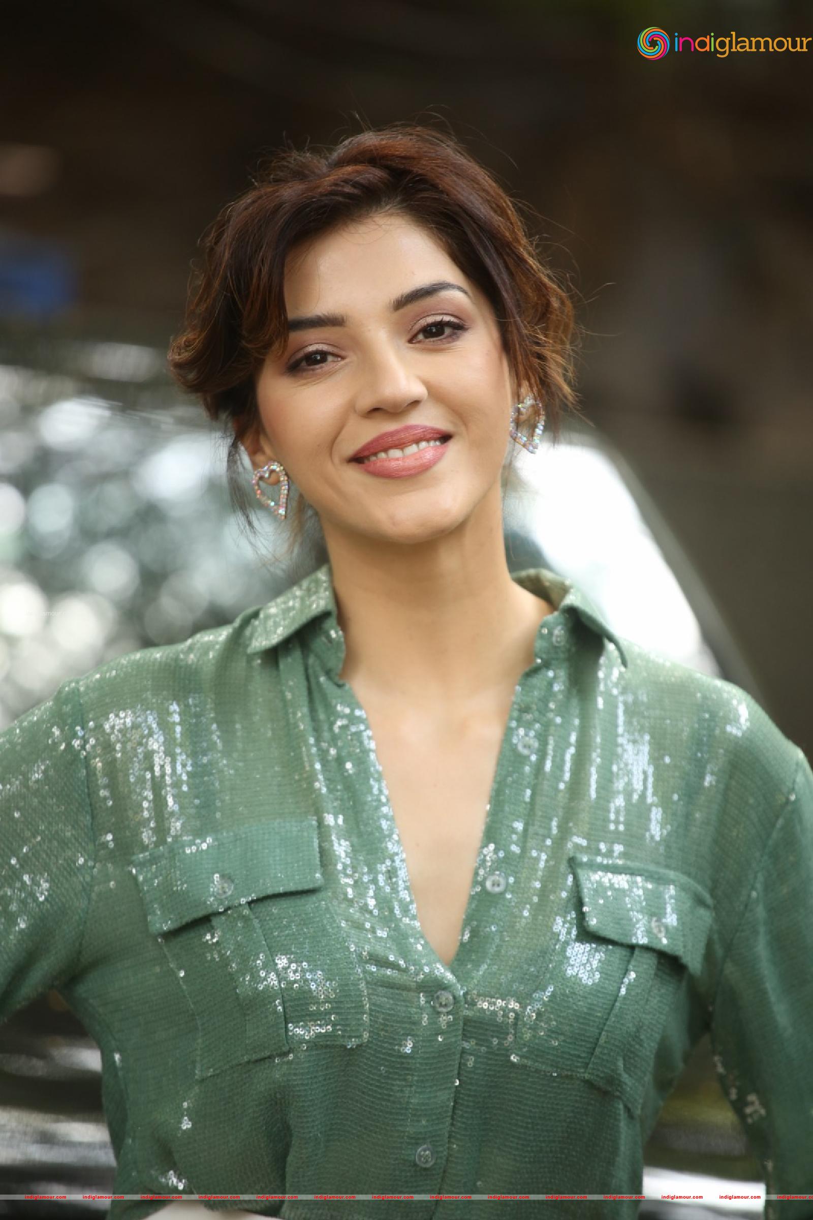 Mehreen Pirzada Actress hd photo