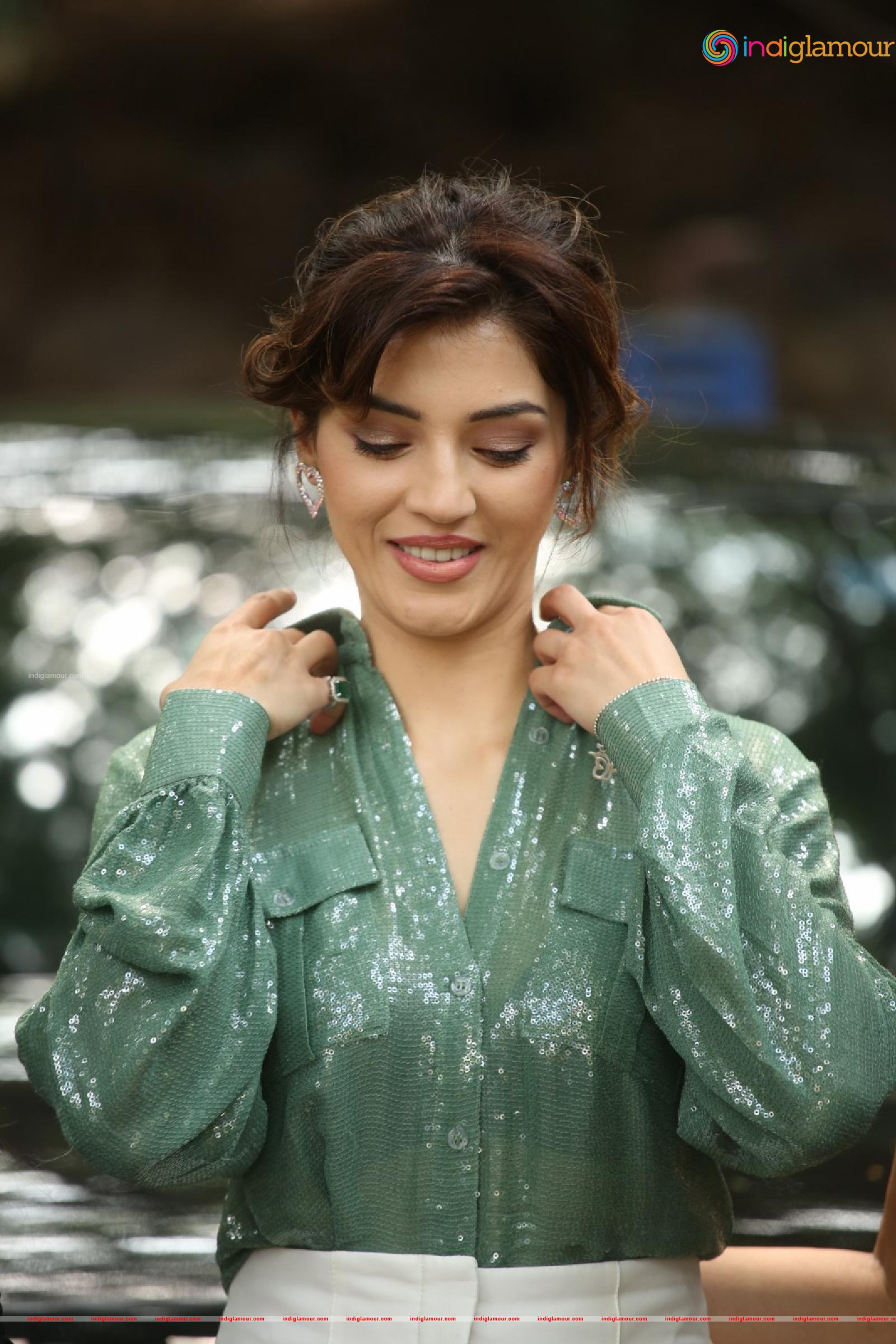 Mehreen Pirzada Actress hd photo