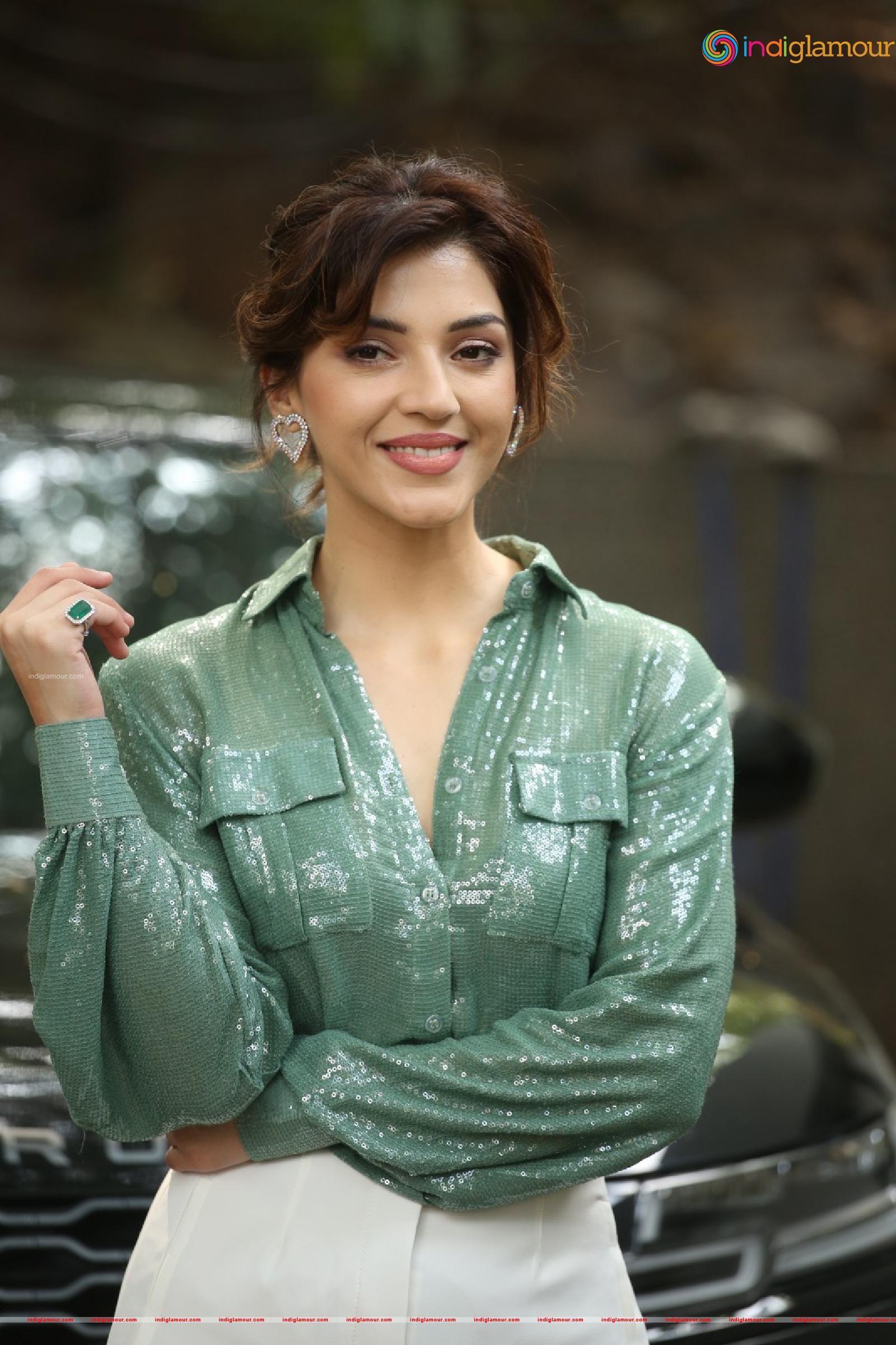 Mehreen Pirzada Actress hd photo
