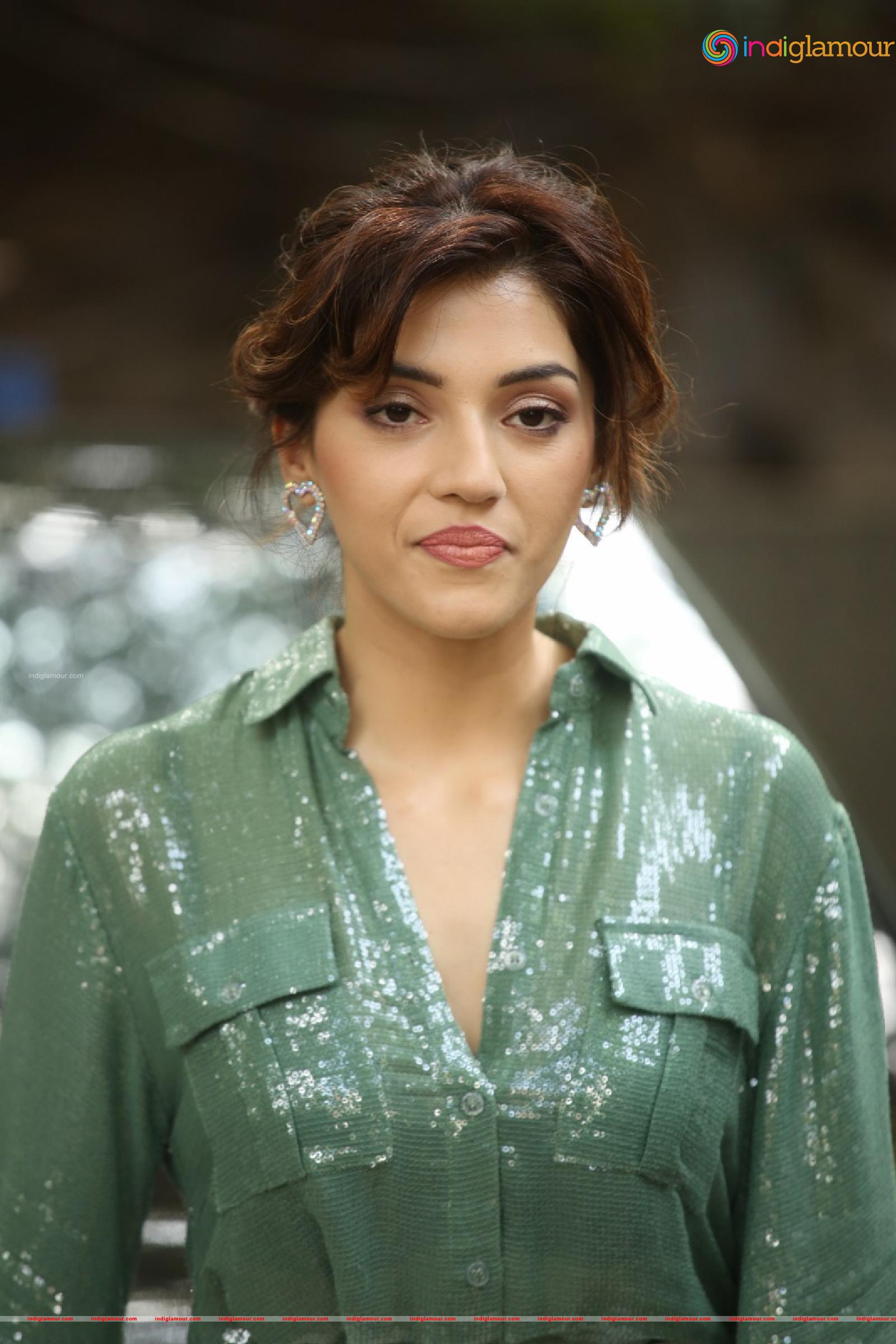 Mehreen Pirzada Actress hd photo
