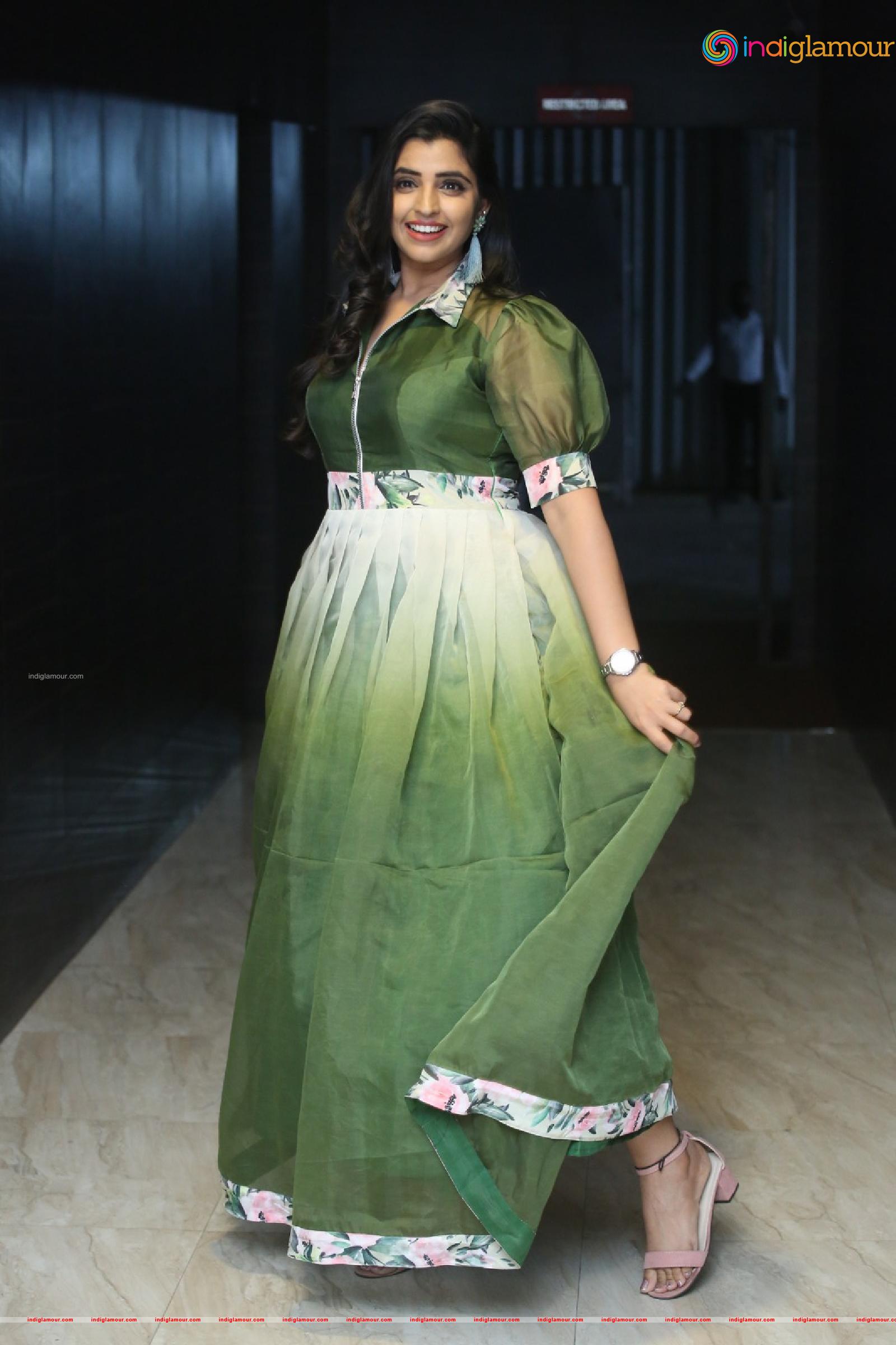 Syamala Actress hd photo