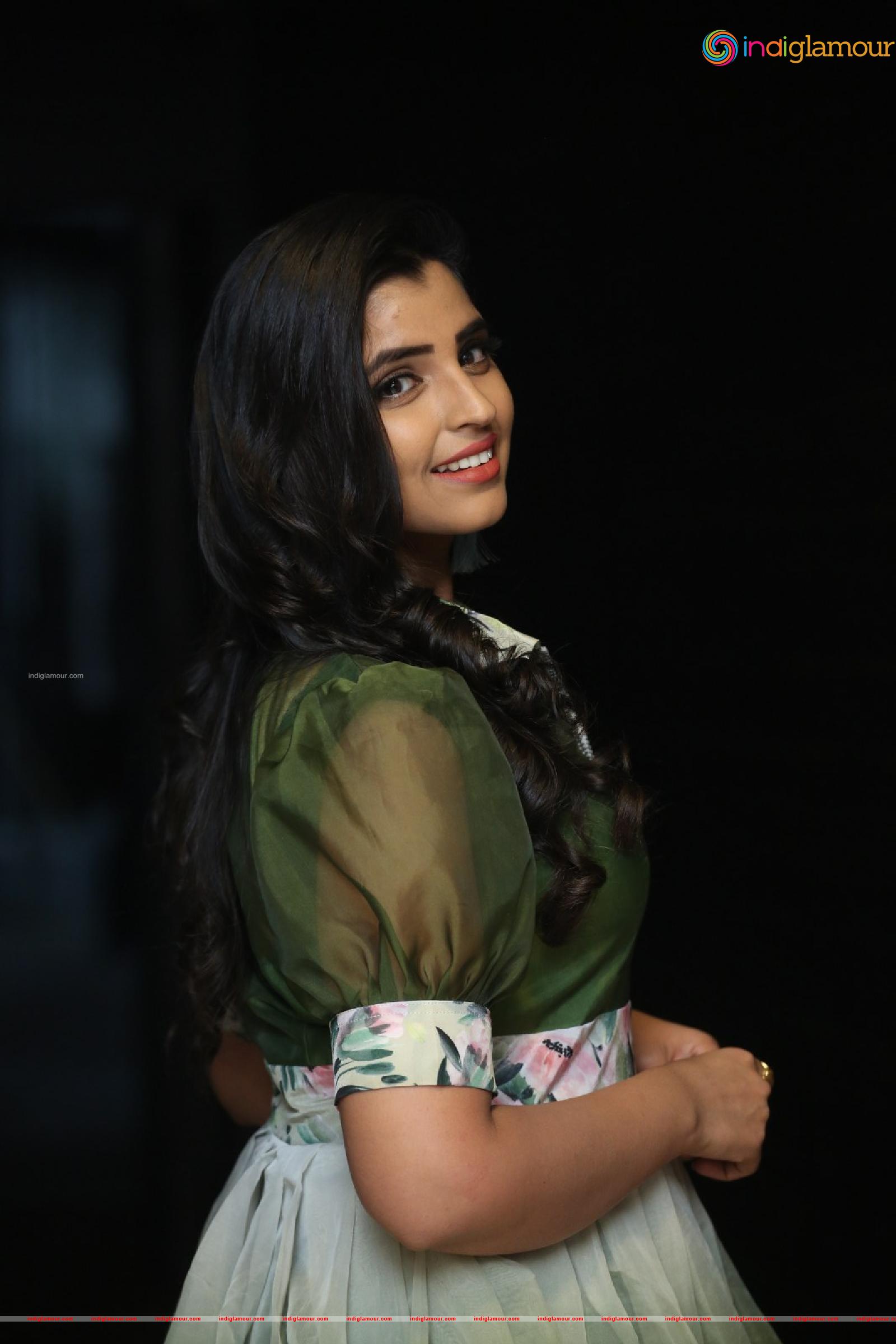Syamala Actress hd photo