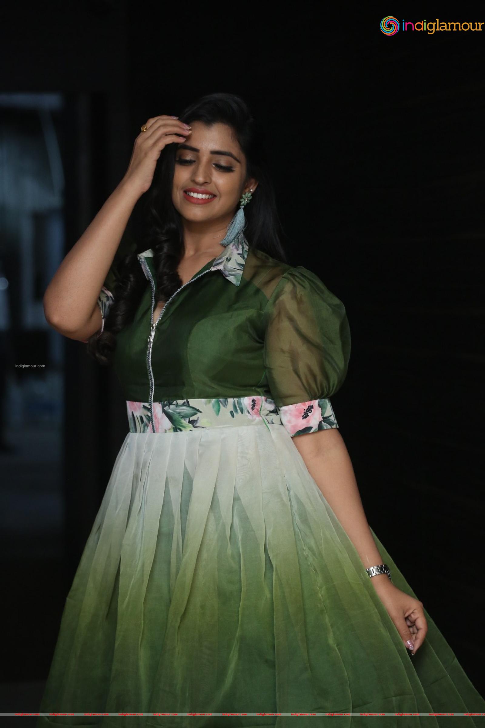 Syamala Actress hd photo