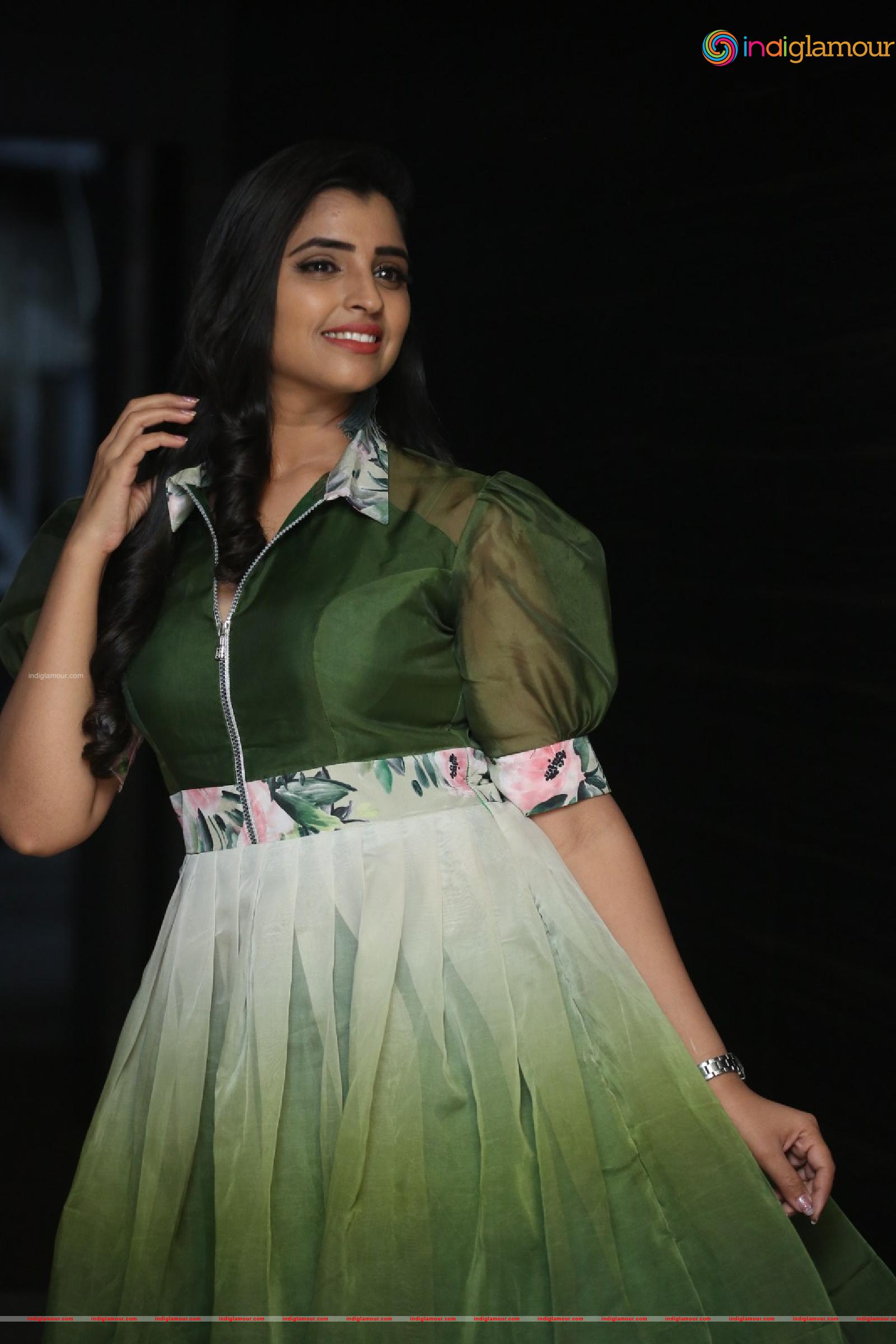 Syamala Actress hd photo