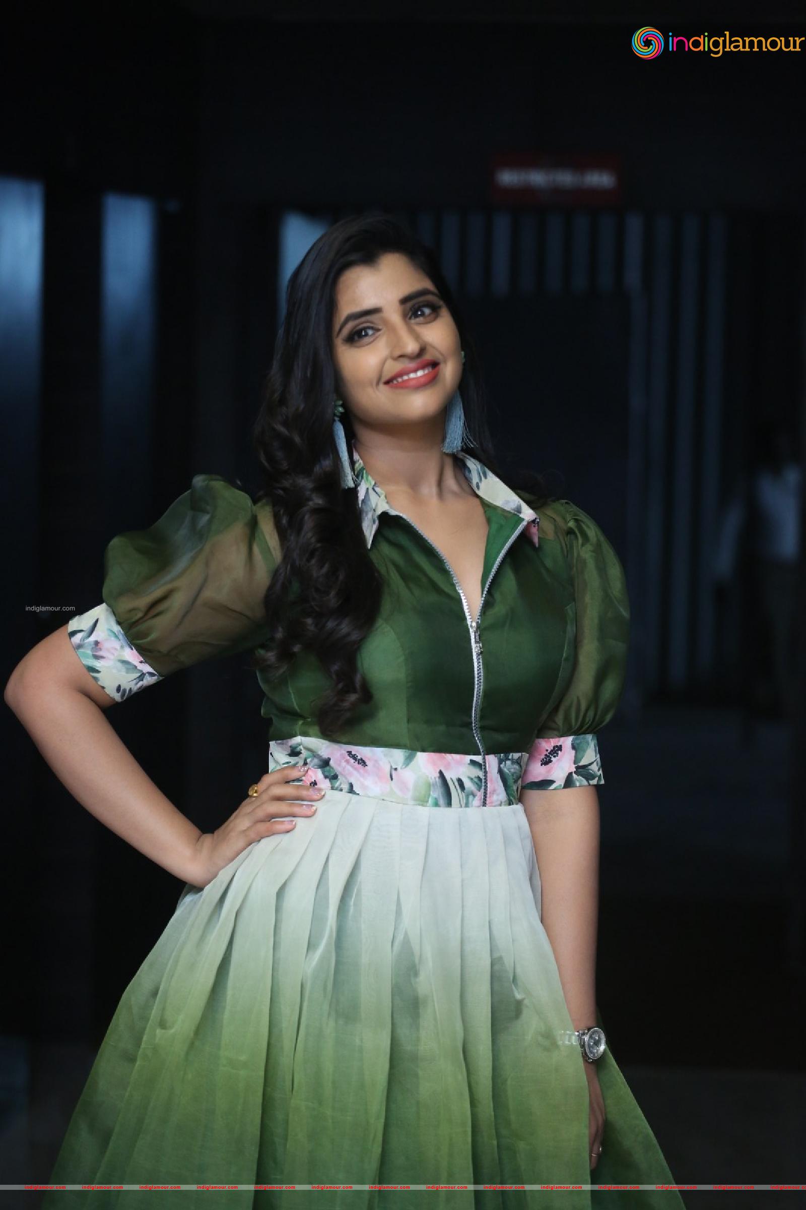 Syamala Actress hd photo
