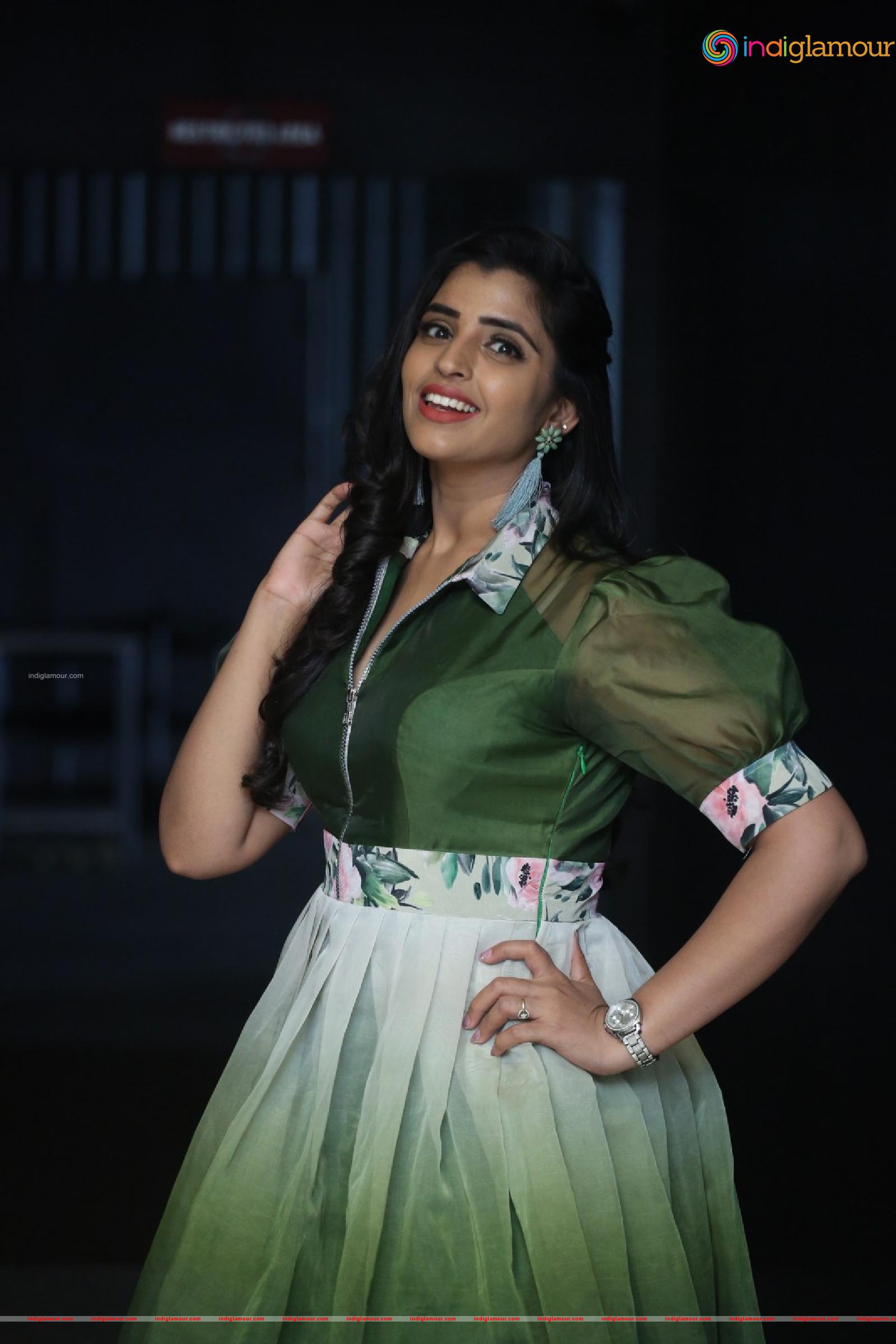 Syamala Actress hd photo