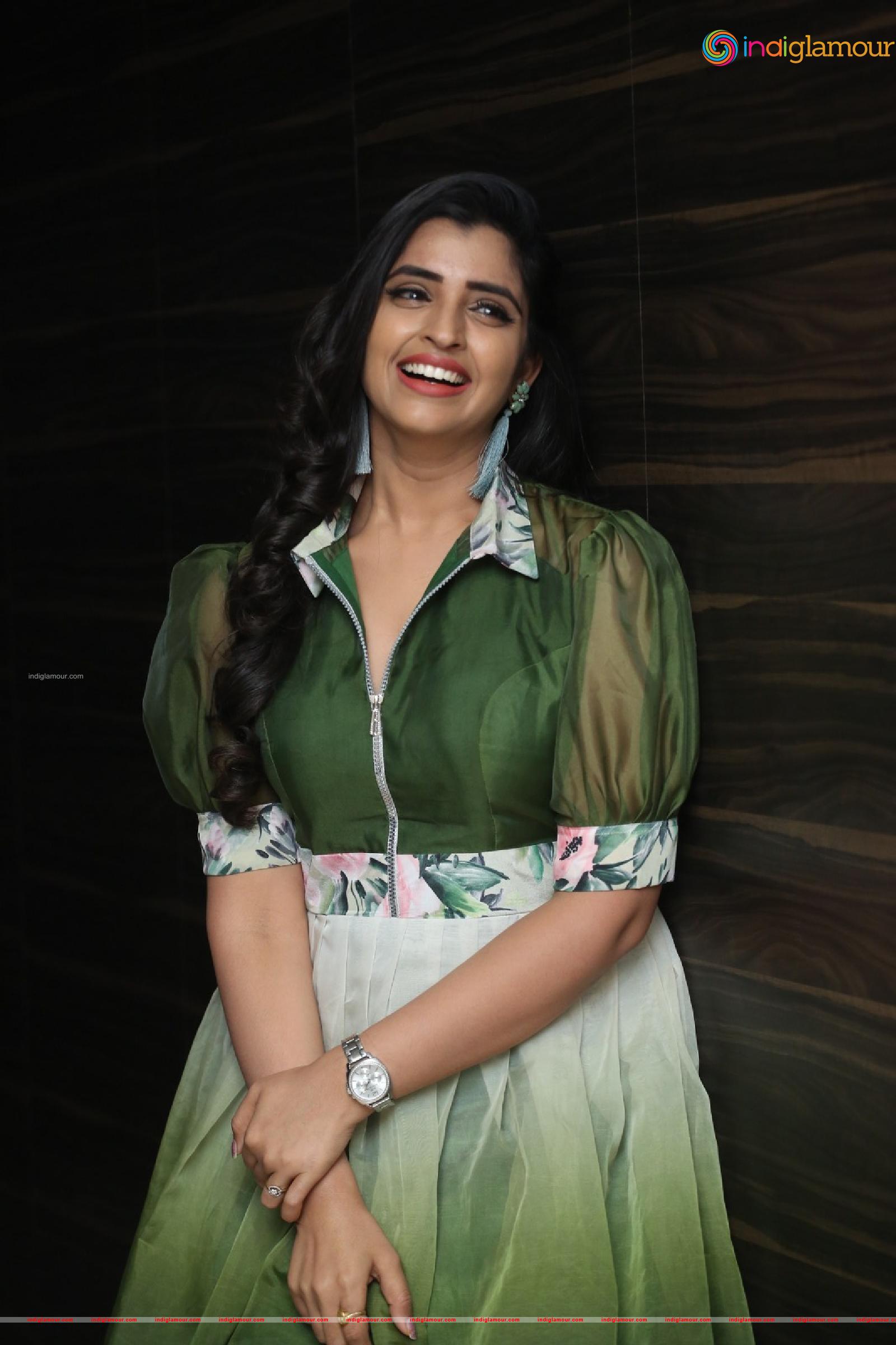 Syamala Actress hd photo