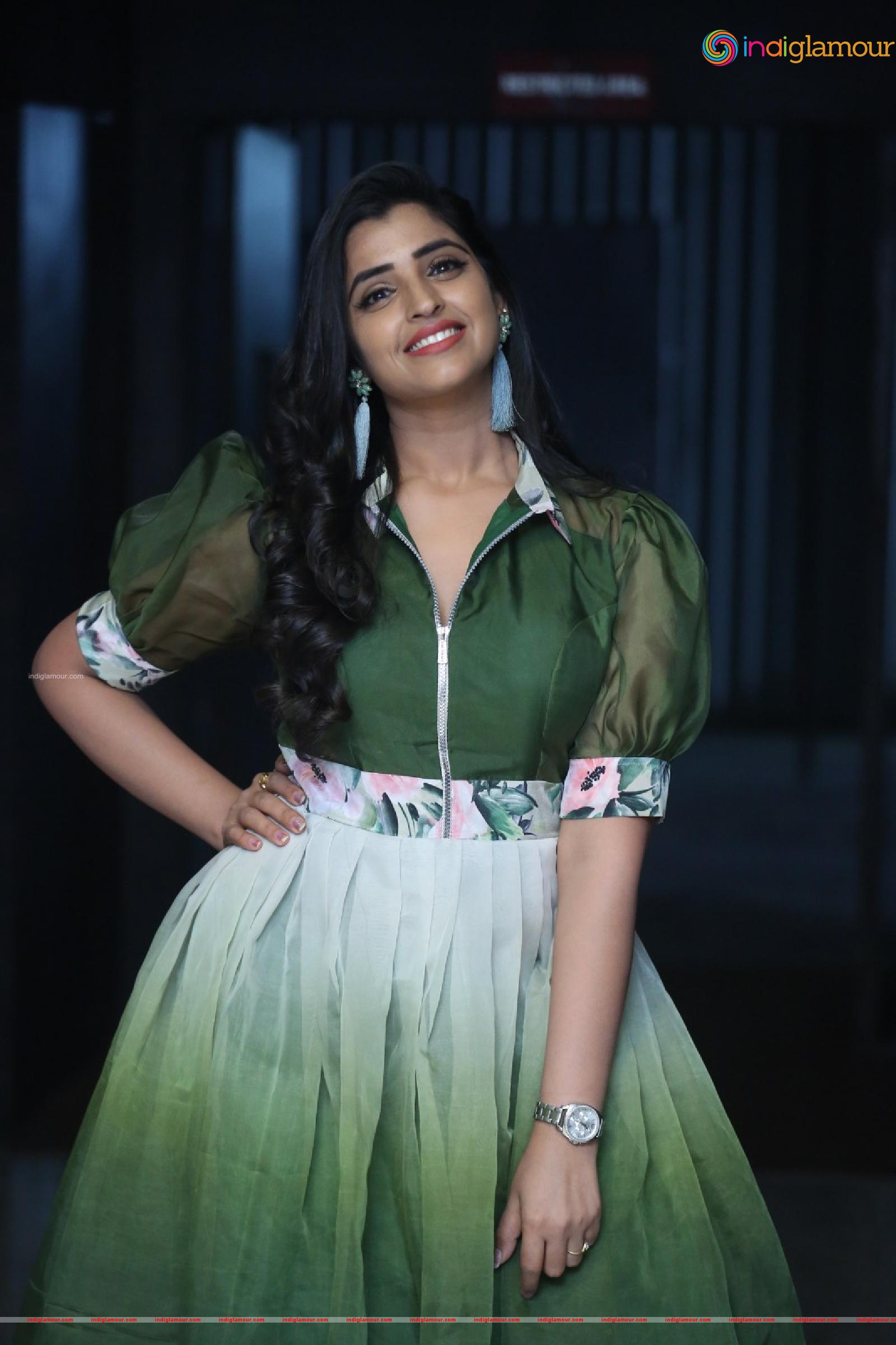 Syamala Actress hd photo