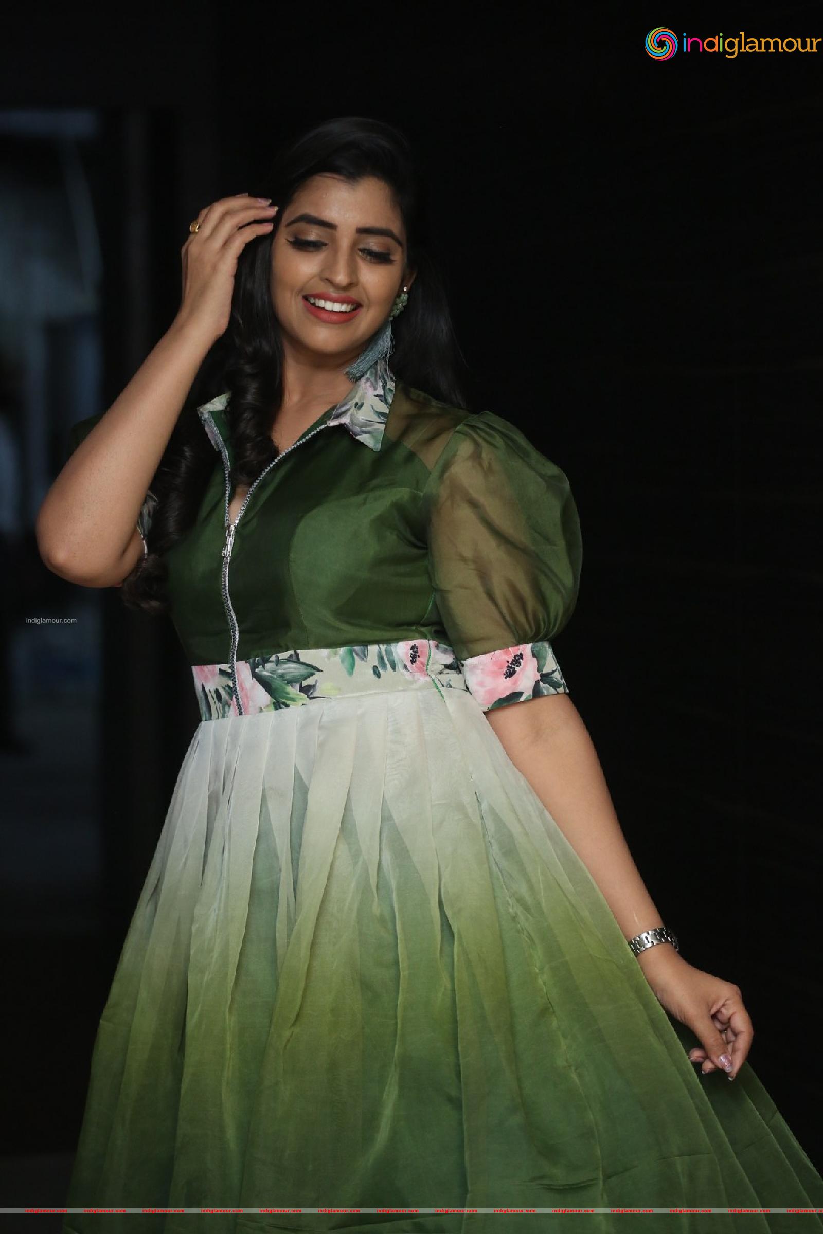 Syamala Actress hd photo