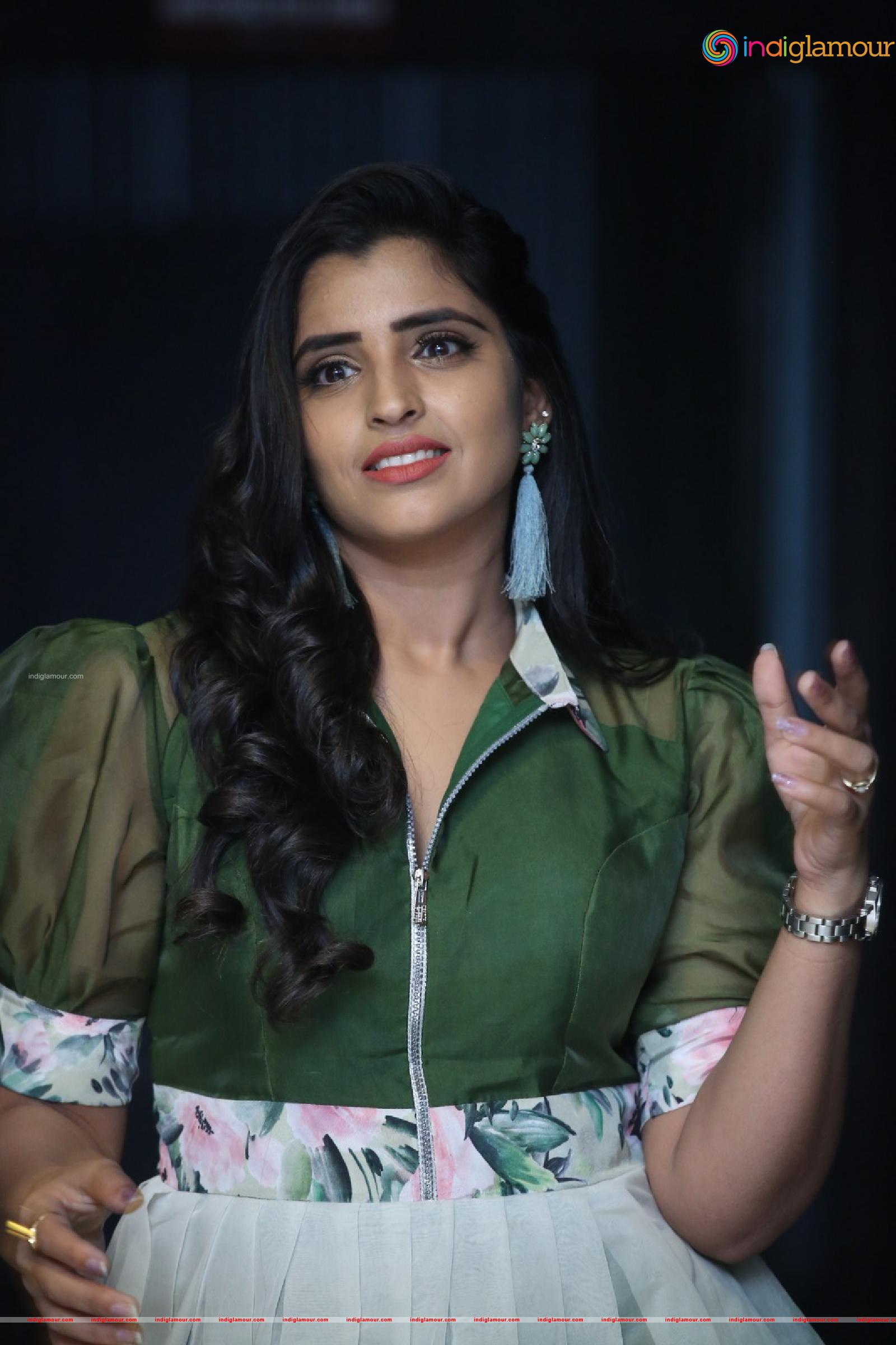 Syamala Actress hd photo