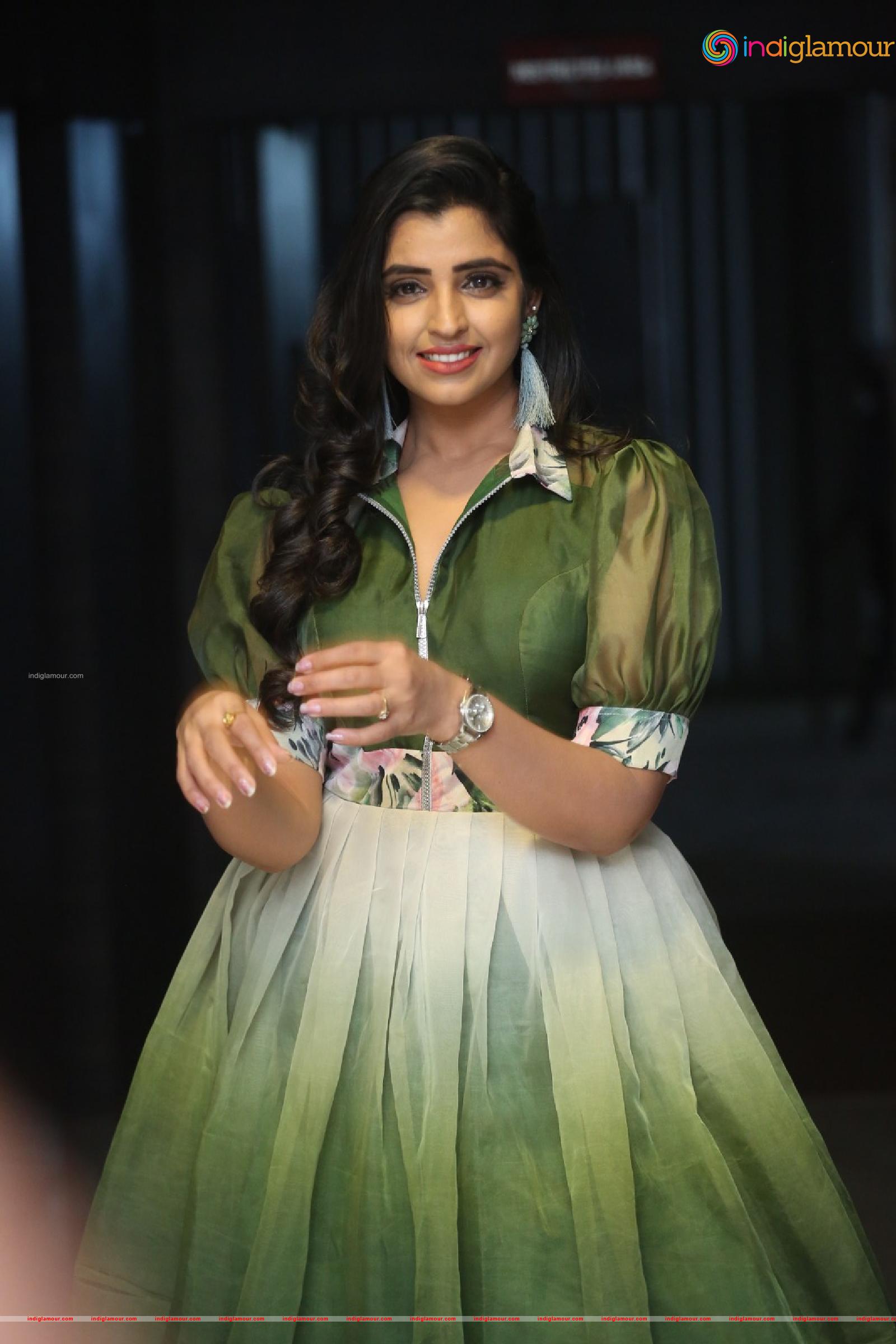Syamala Actress hd photo